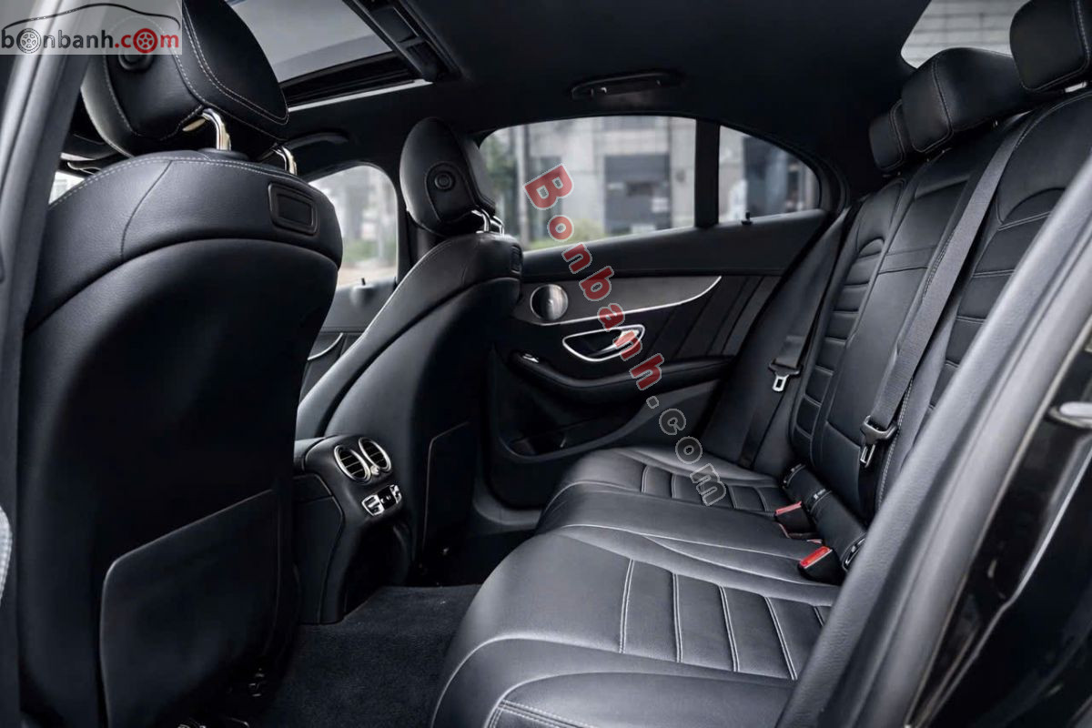 Bán ô tô Mercedes Benz C class C300 AMG - 2018 - xe cũ