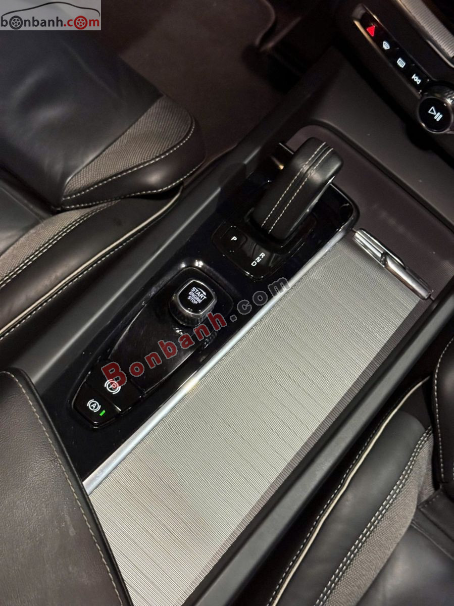 Bán ô tô Volvo XC60 R-Design B6 AWD - 2022 - xe cũ