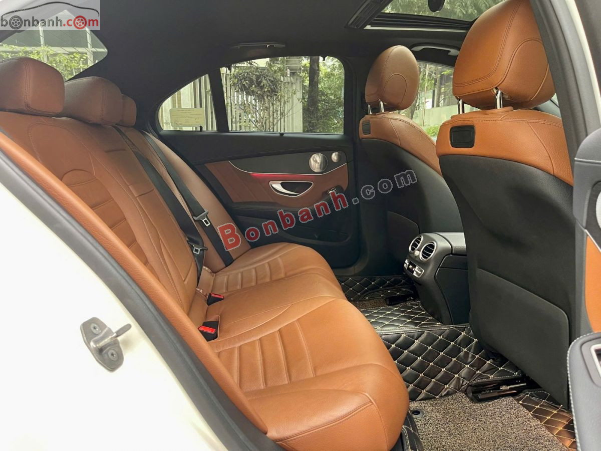 Bán ô tô Mercedes Benz C class C300 AMG - 2019 - xe cũ
