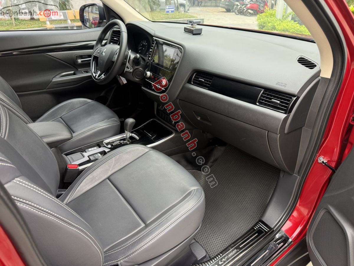 Bán ô tô Mitsubishi Outlander 2.0 - 2020 - xe cũ