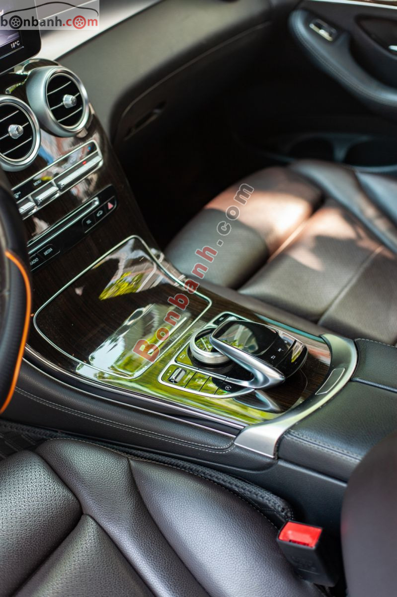 Bán ô tô Mercedes Benz GLC 200 - 2018 - xe cũ