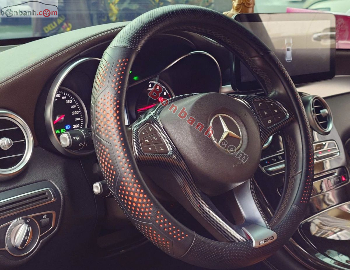 Bán ô tô Mercedes Benz GLC 250 4Matic - 2017 - xe cũ