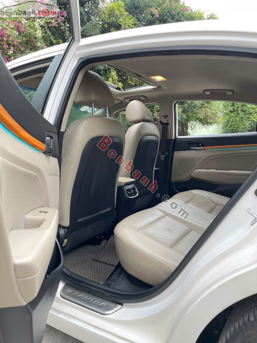 Bán ô tô Hyundai Elantra 2.0 AT - 2018 - xe cũ