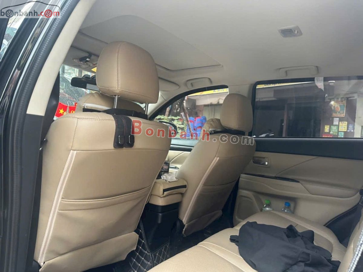 Bán ô tô Mitsubishi Outlander 2.0 CVT - 2016 - xe cũ