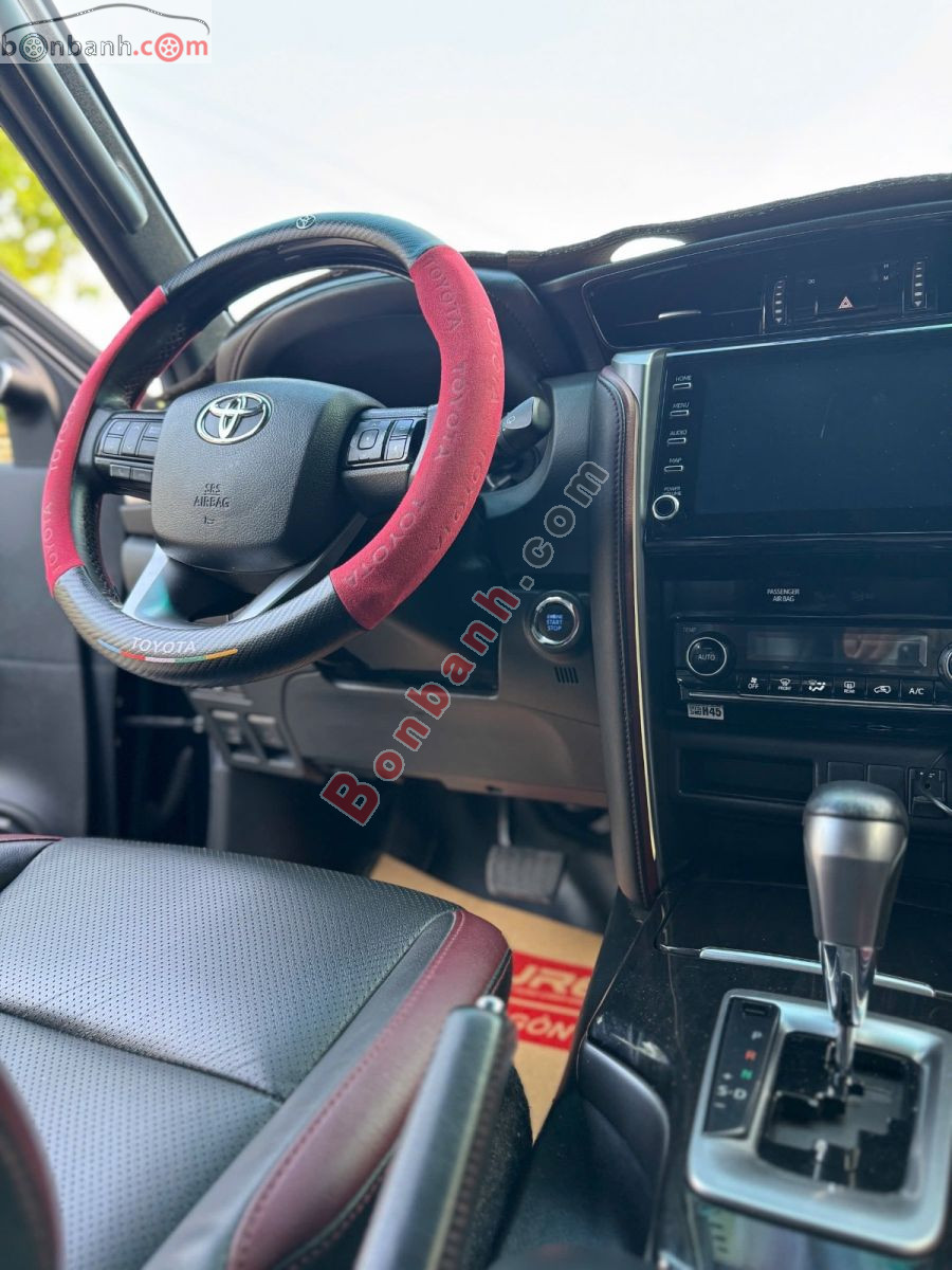 Bán ô tô Toyota Fortuner 2.4G 4x2 AT Legender - 2021 - xe cũ