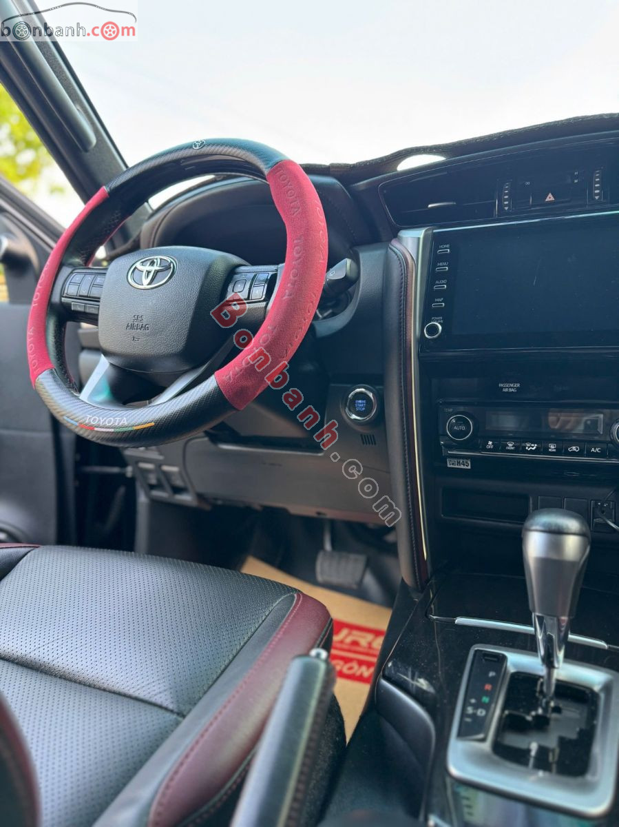 Bán ô tô Toyota Fortuner 2.4G 4x2 AT Legender - 2021 - xe cũ