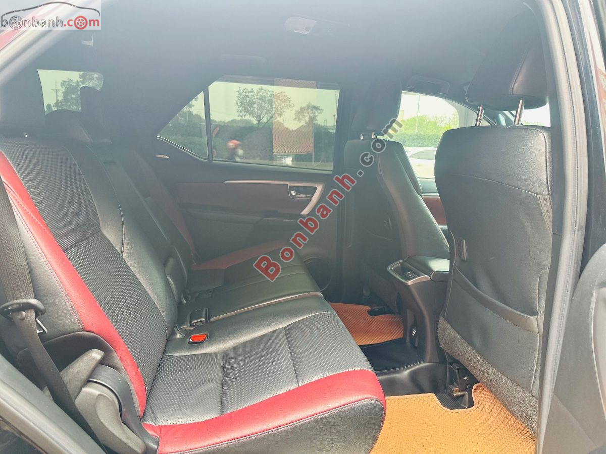 Bán ô tô Toyota Fortuner Legender 2.4L 4x2 AT - 2022 - xe cũ