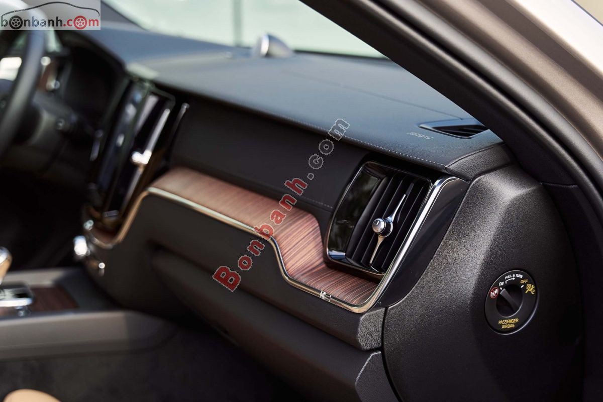 Bán ô tô Volvo XC60 Recharge Ultimate T8 AWD - 2025 - xe mới