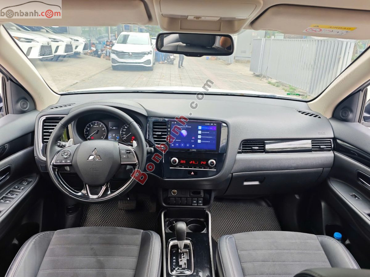 Bán ô tô Mitsubishi Outlander 2.0 CVT - 2023 - xe cũ
