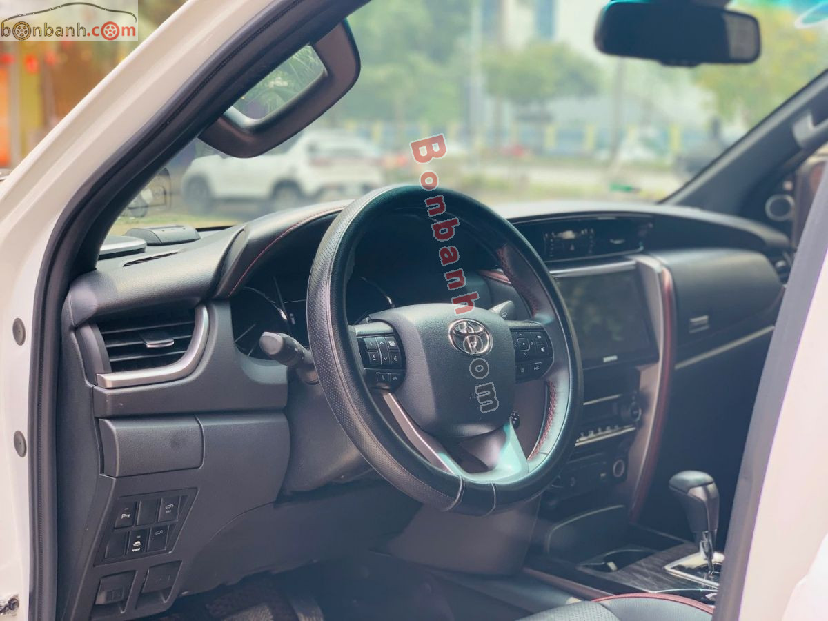 Bán ô tô Toyota Fortuner 2.8V 4x4 AT Legender - 2021 - xe cũ