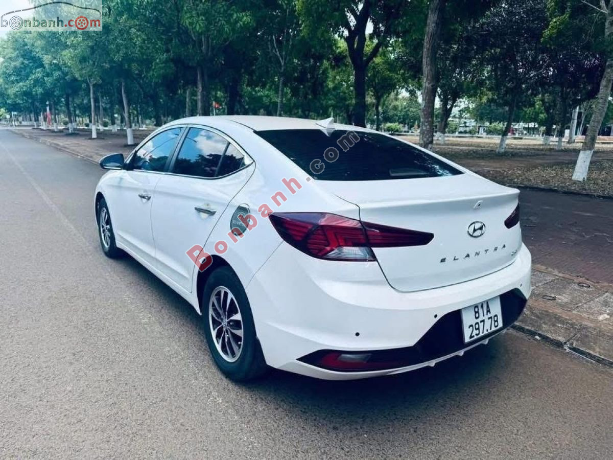 Bán ô tô Hyundai Elantra 1.6 MT - 2021 - xe cũ