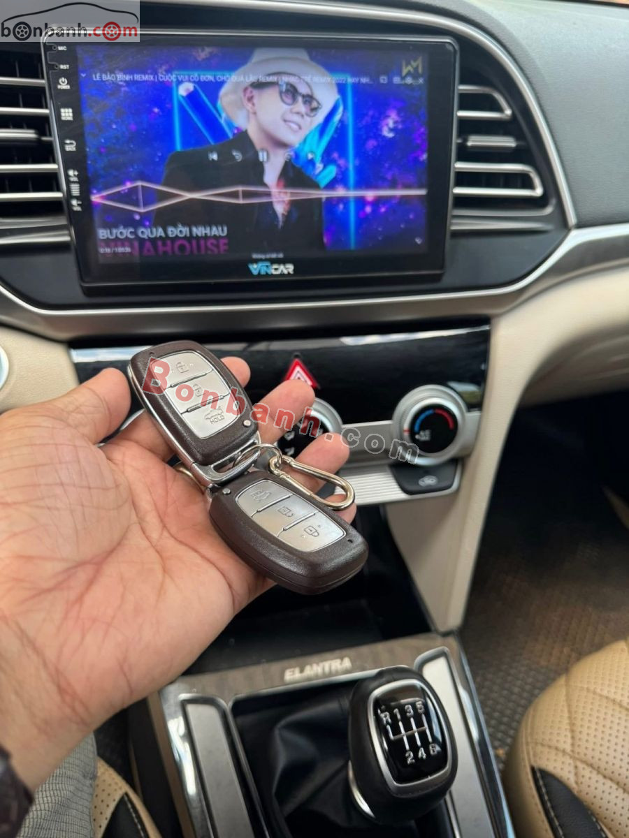 Bán ô tô Hyundai Elantra 1.6 MT - 2021 - xe cũ