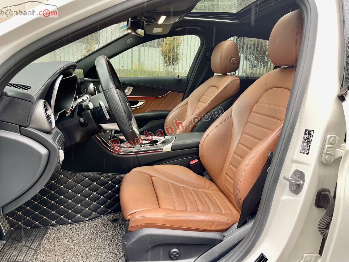 Bán ô tô Mercedes Benz C class C300 AMG - 2019 - xe cũ