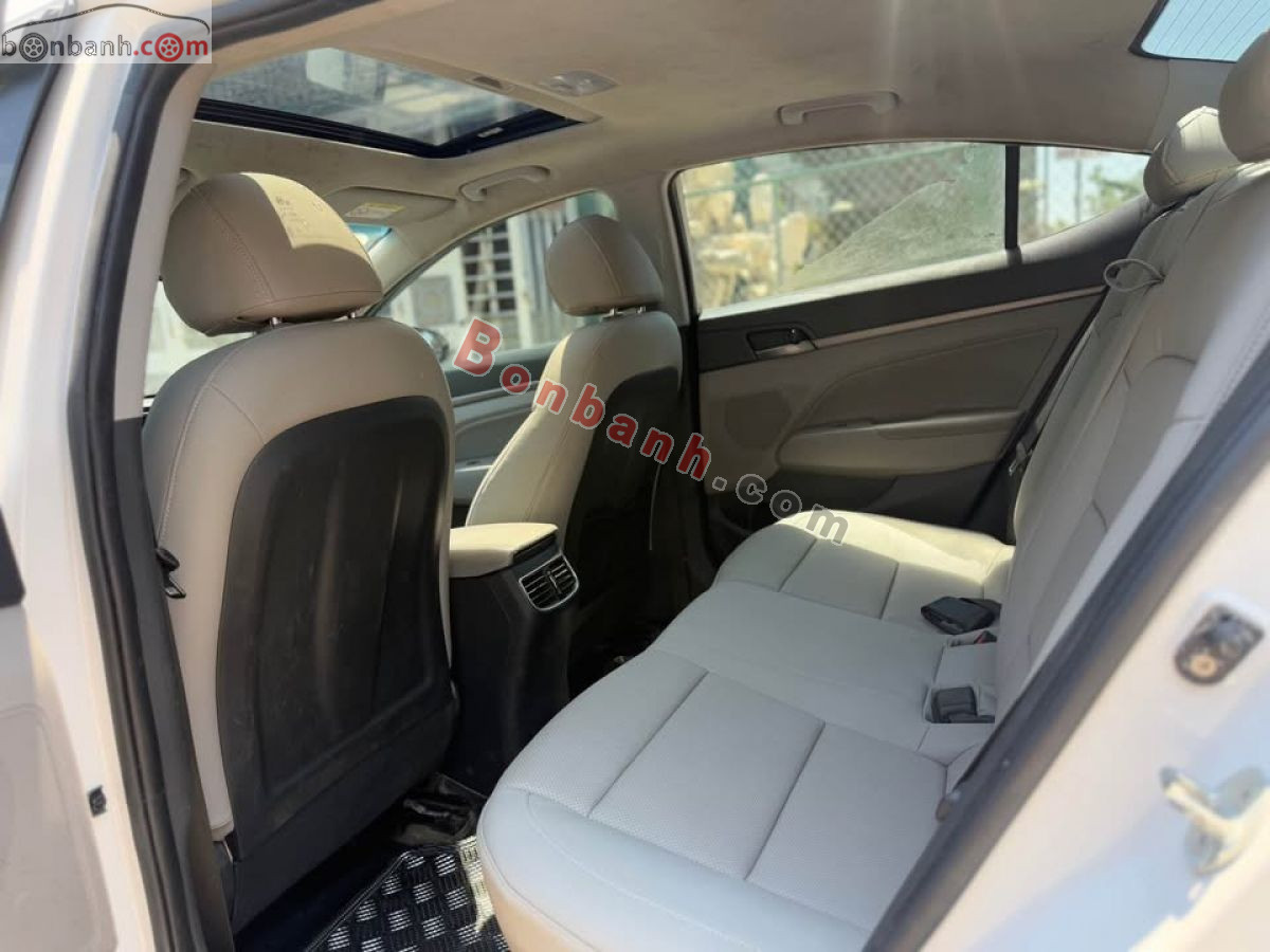 Bán ô tô Hyundai Elantra 2.0 AT - 2016 - xe cũ