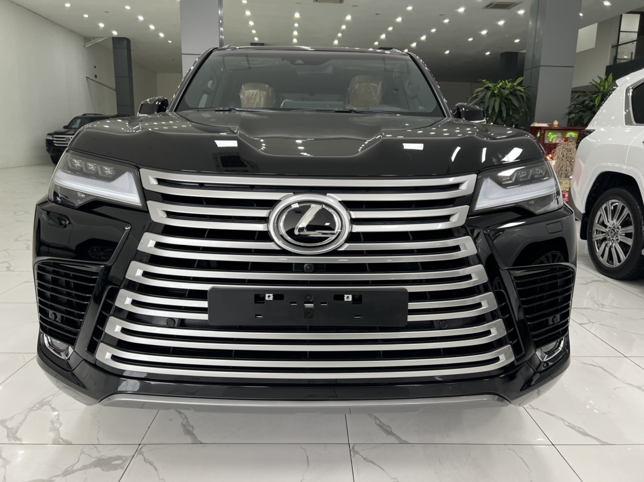 Em đang có suất Lexus LX600 VIP sản xuất năm 2026 Đen nt Nâu nhập mới 100%.