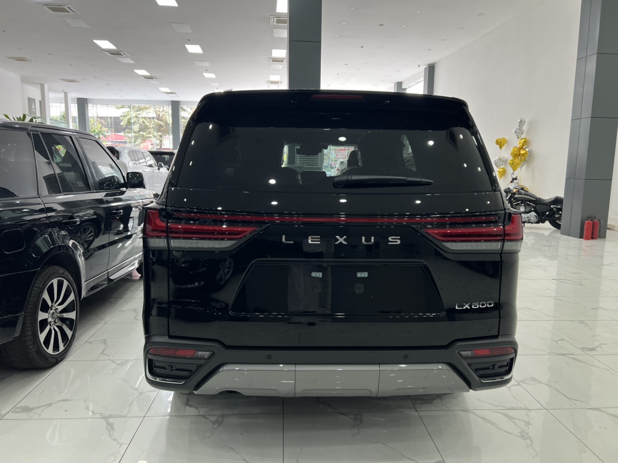 Em đang có suất Lexus LX600 VIP sản xuất năm 2026 Đen nt Nâu nhập mới 100%.