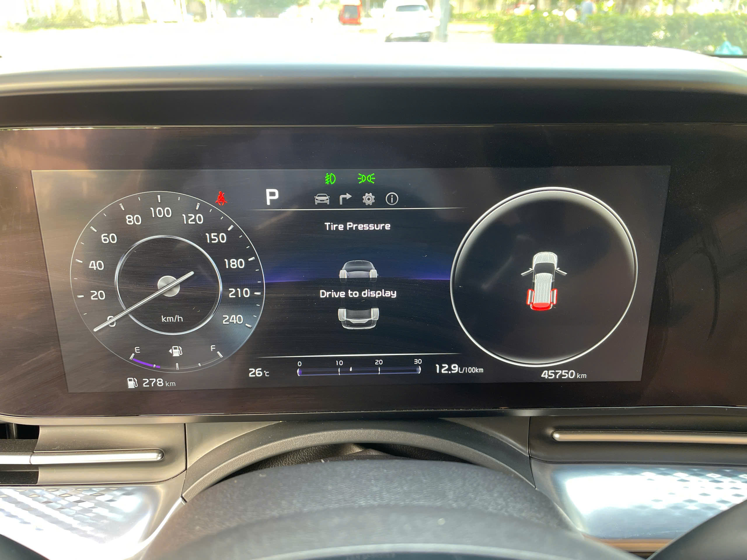 Cần bán xe Kia Carnival Premium 2.2D 8S sản xuất năm 2023, màu đỏ