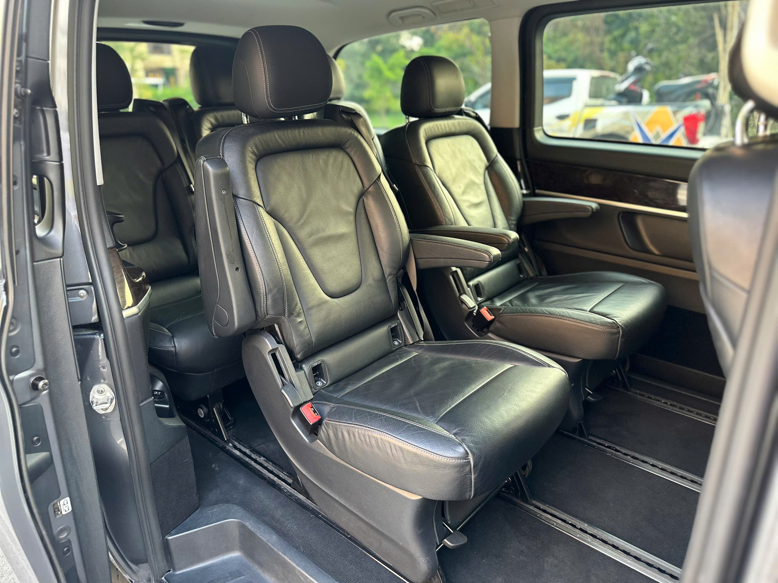 Bán xe Mercedes-Benz V Class V250 Avantgarde sản xuất năm 2016, màu xám (ghi), nhập khẩu nguyên chiếc