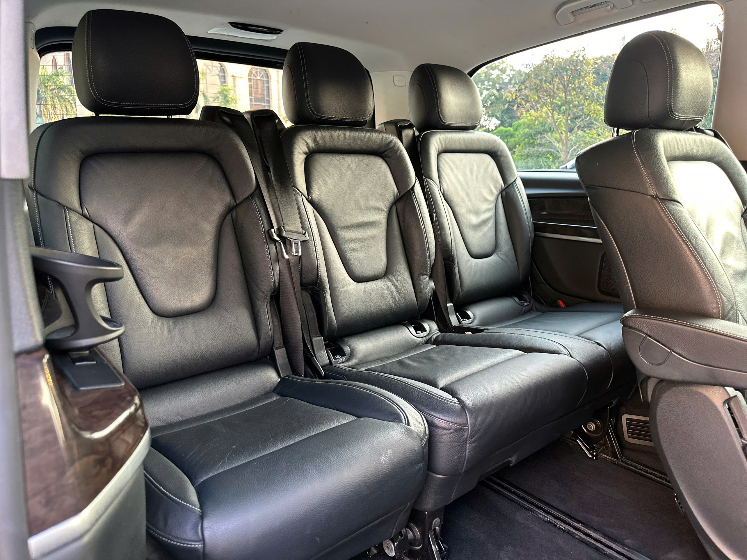 Bán xe Mercedes-Benz V Class V250 Avantgarde sản xuất năm 2016, màu xám (ghi), nhập khẩu nguyên chiếc