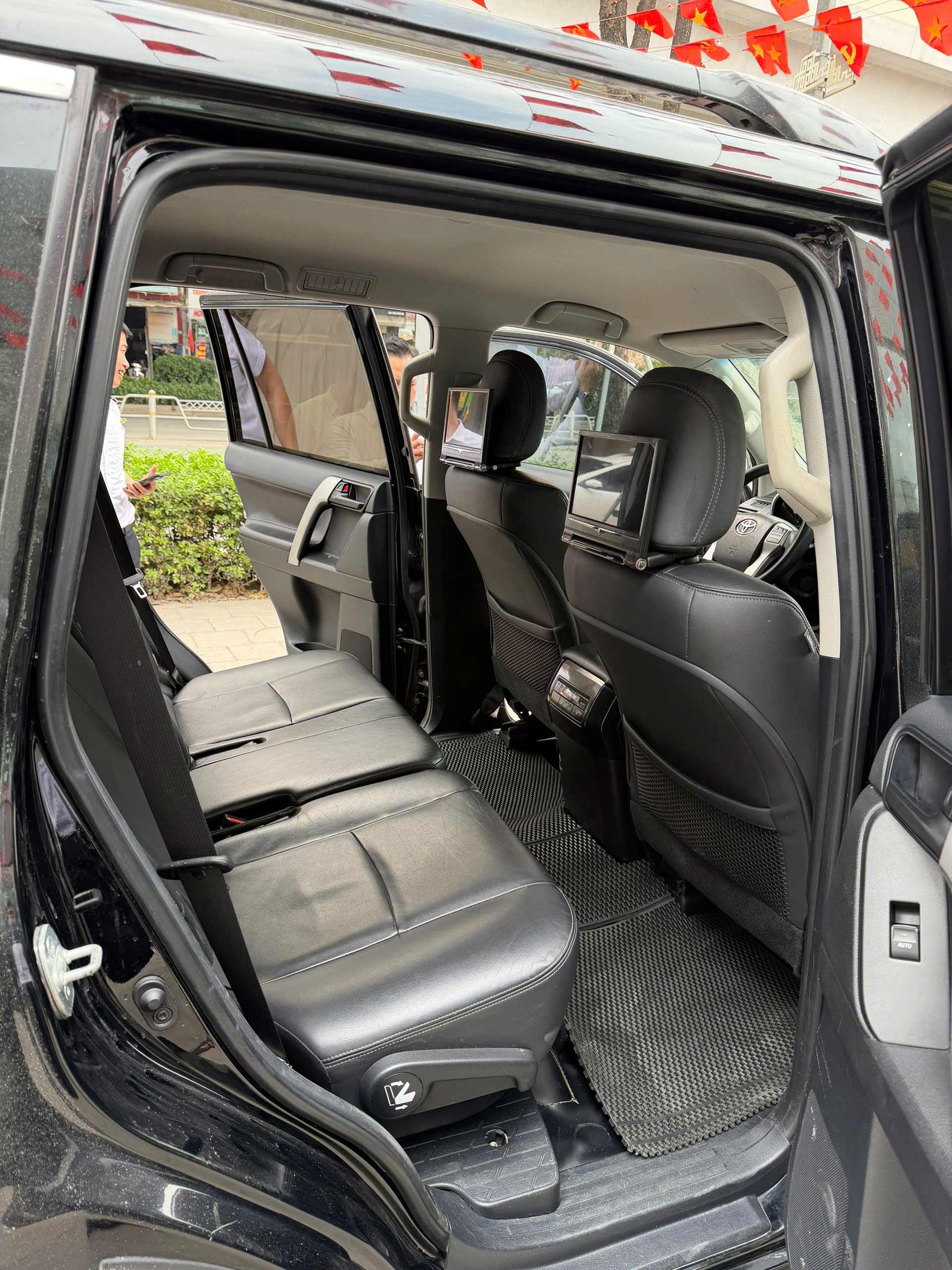 Toyota Prado TXL Năm 2017 Xe Cá Nhân Hơn 9 vạn Km chuẩn xịn