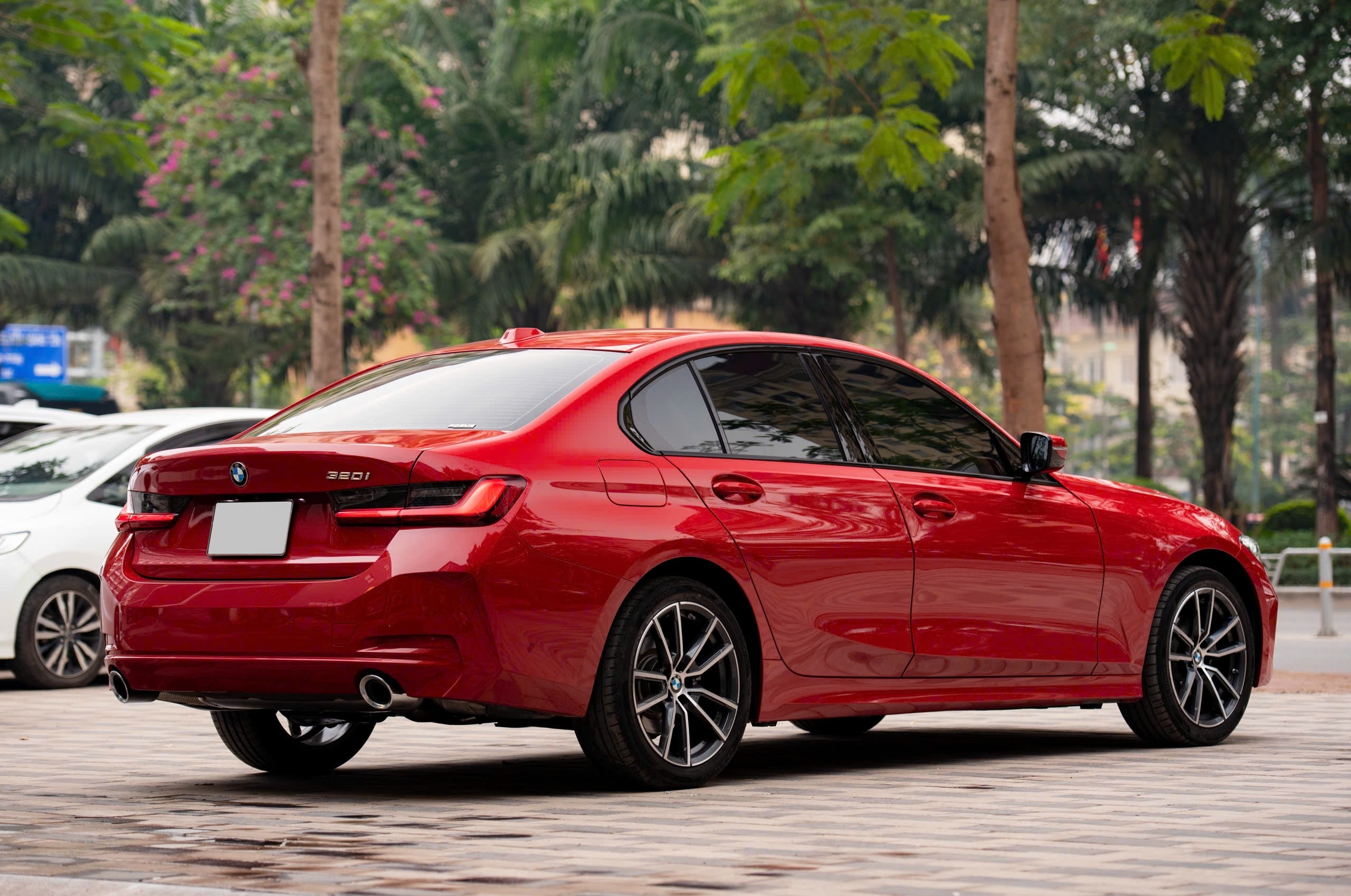 Bán xe BMW 3 Series Sportline sản xuất năm 2024, màu đỏ, giá 1.439tỉ