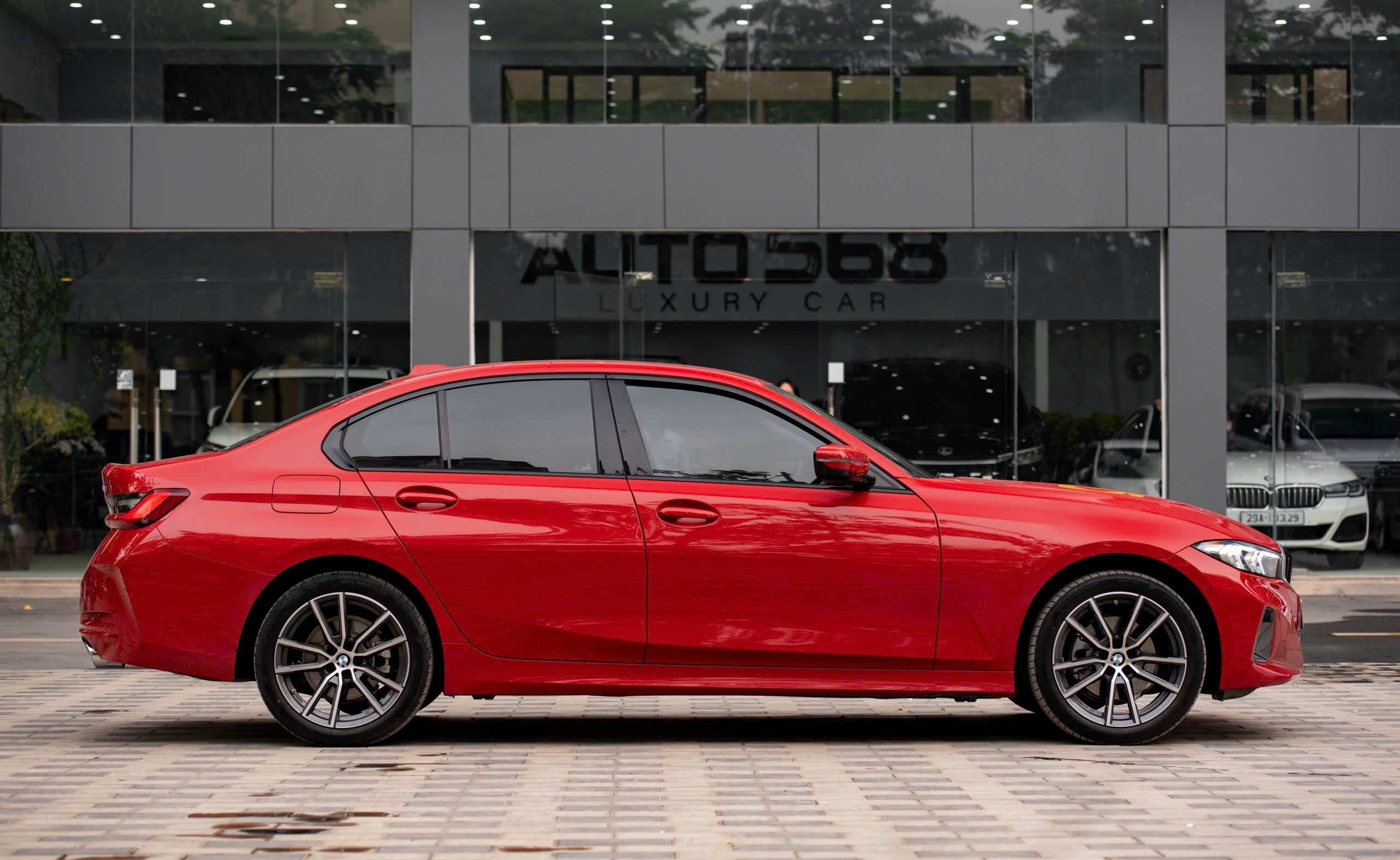 Bán xe BMW 3 Series Sportline sản xuất năm 2024, màu đỏ, giá 1.439tỉ