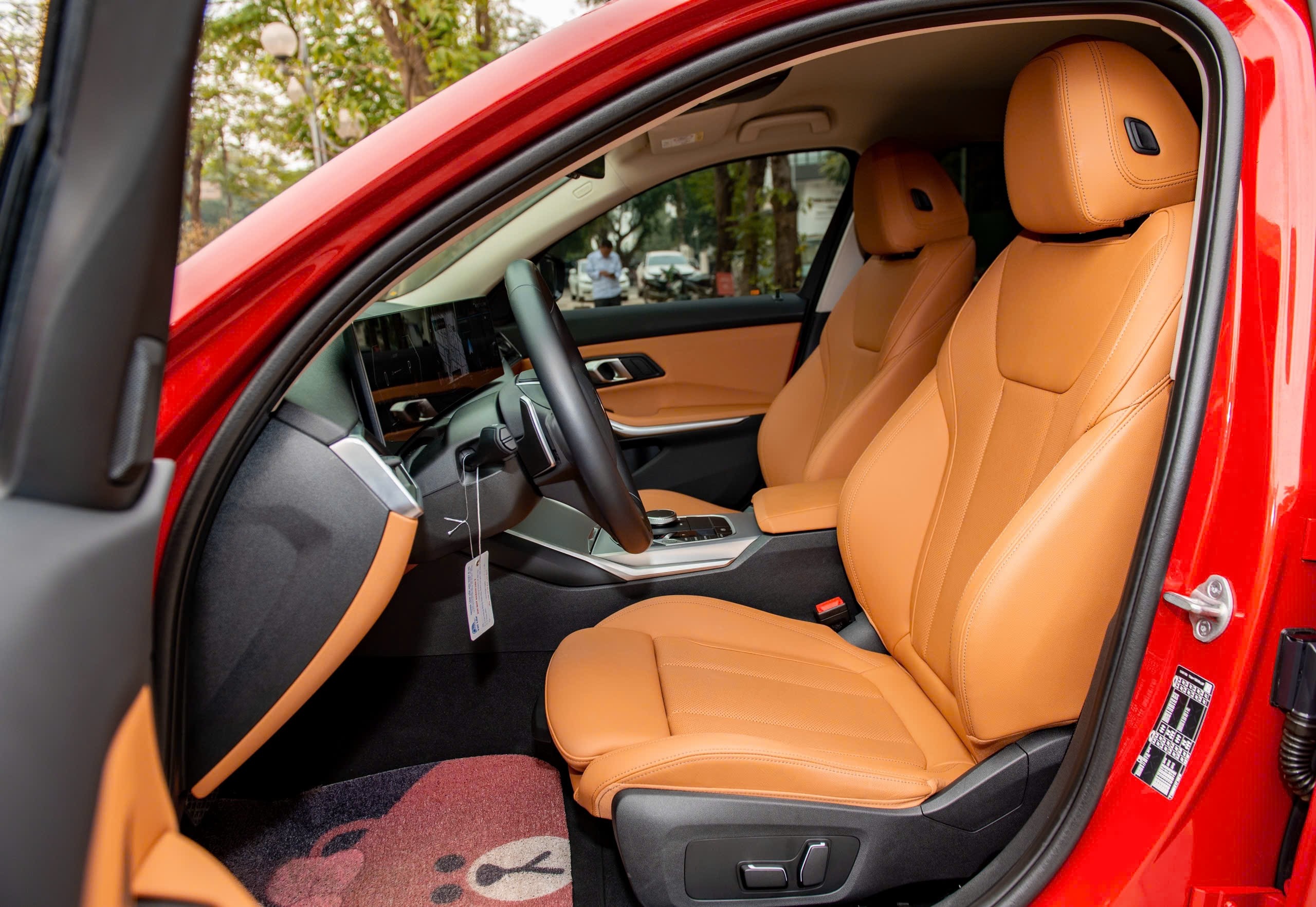 Bán xe BMW 3 Series Sportline sản xuất năm 2024, màu đỏ, giá 1.439tỉ