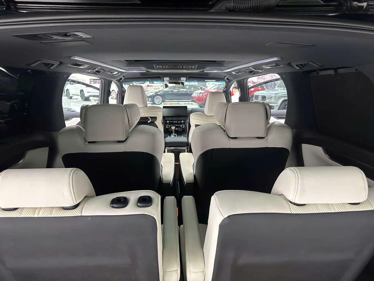 Cần bán xe Lexus LX LM350 sản xuất 2021, màu đen, nhập khẩu nguyên chiếc