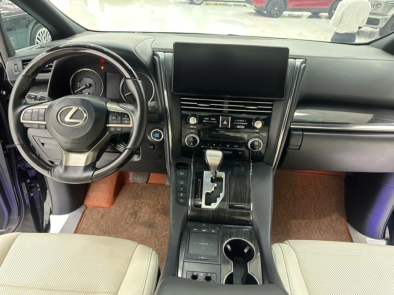 Cần bán xe Lexus LX LM350 sản xuất 2021, màu đen, nhập khẩu nguyên chiếc