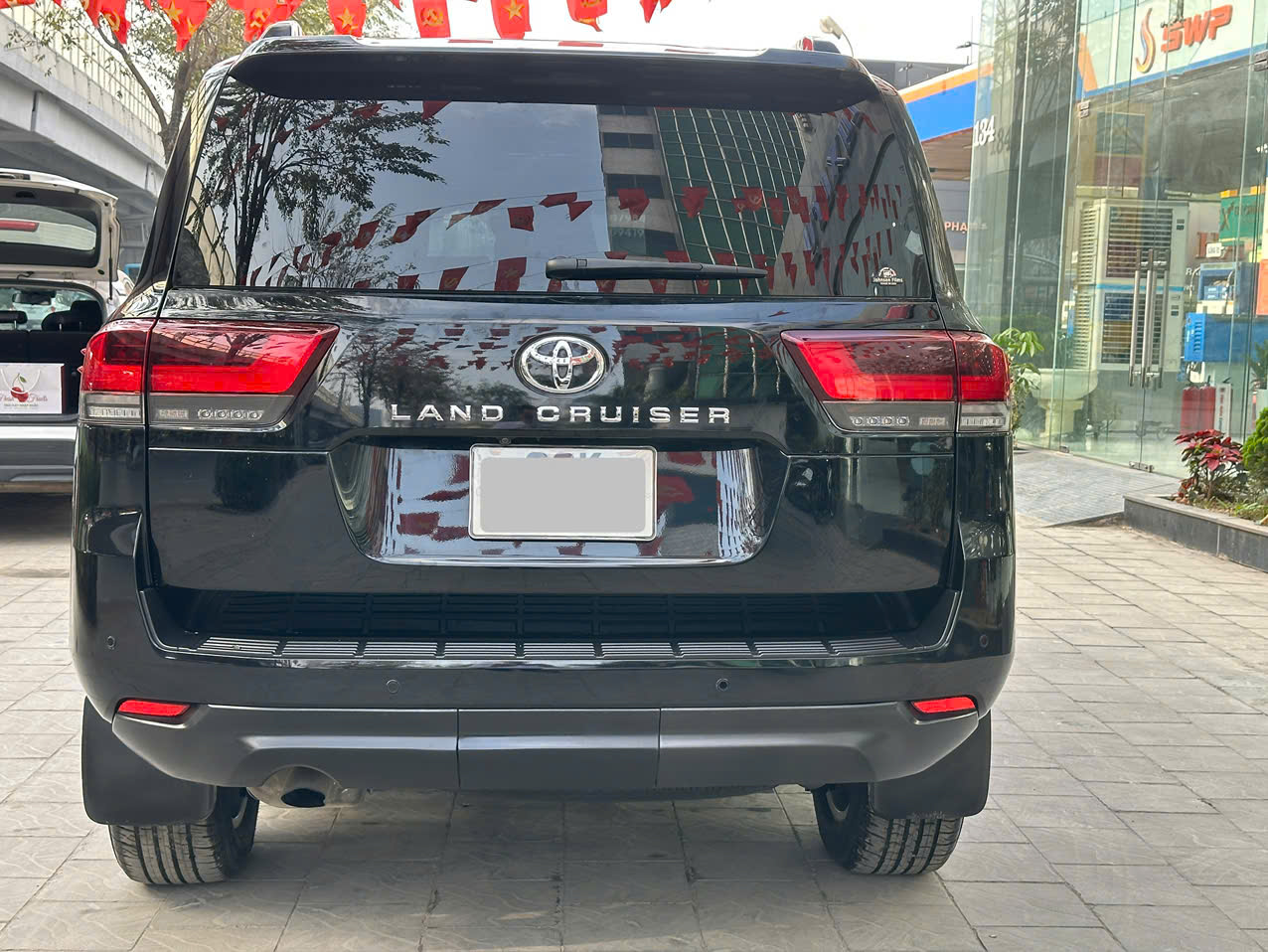 Bán xe Toyota Land Cruiser LC300 Sản Xuất 2023 Một Chủ, Xe một chủ đăng ký từ mới