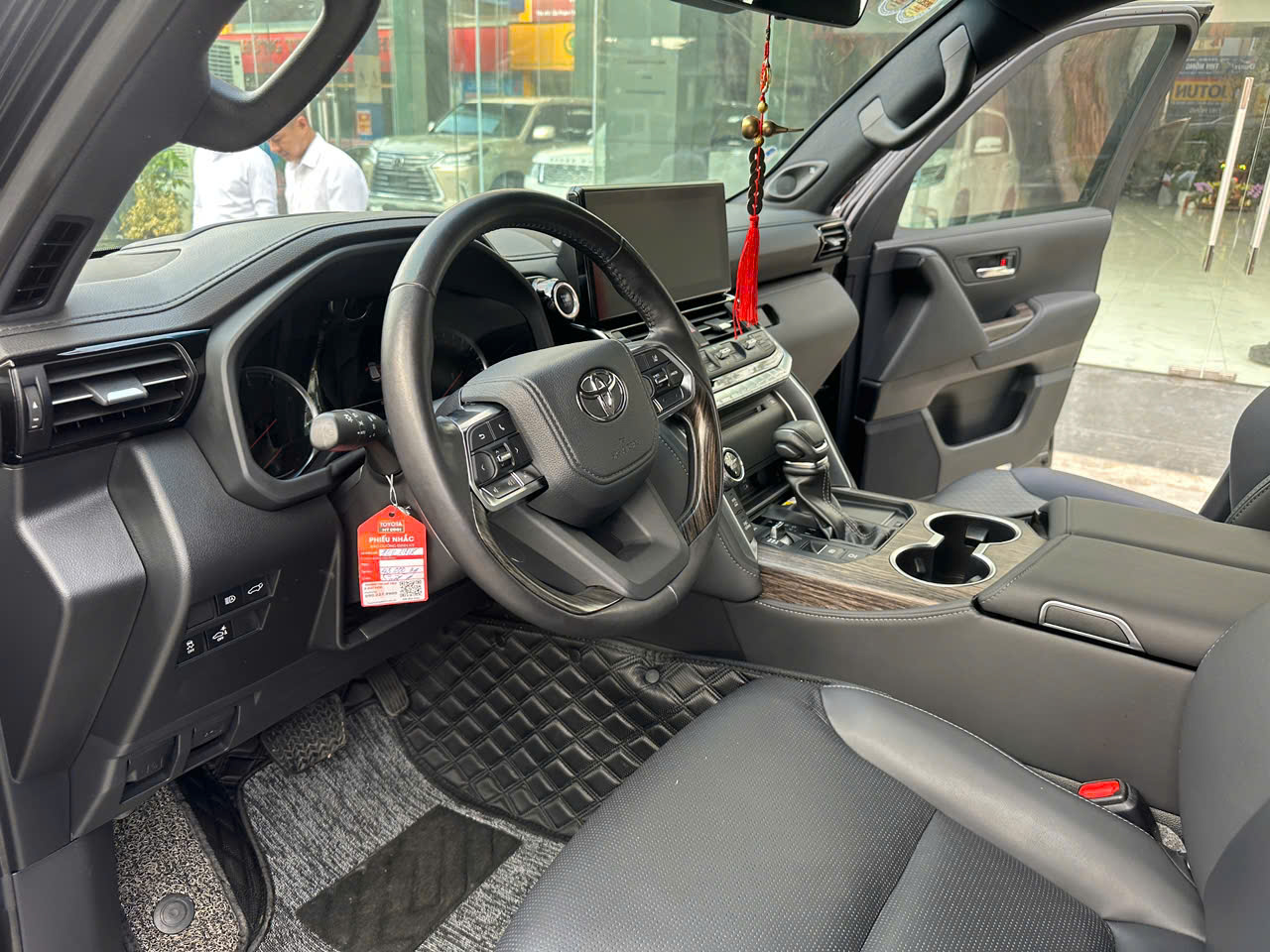 Bán xe Toyota Land Cruiser LC300 Sản Xuất 2023 Một Chủ, Xe một chủ đăng ký từ mới