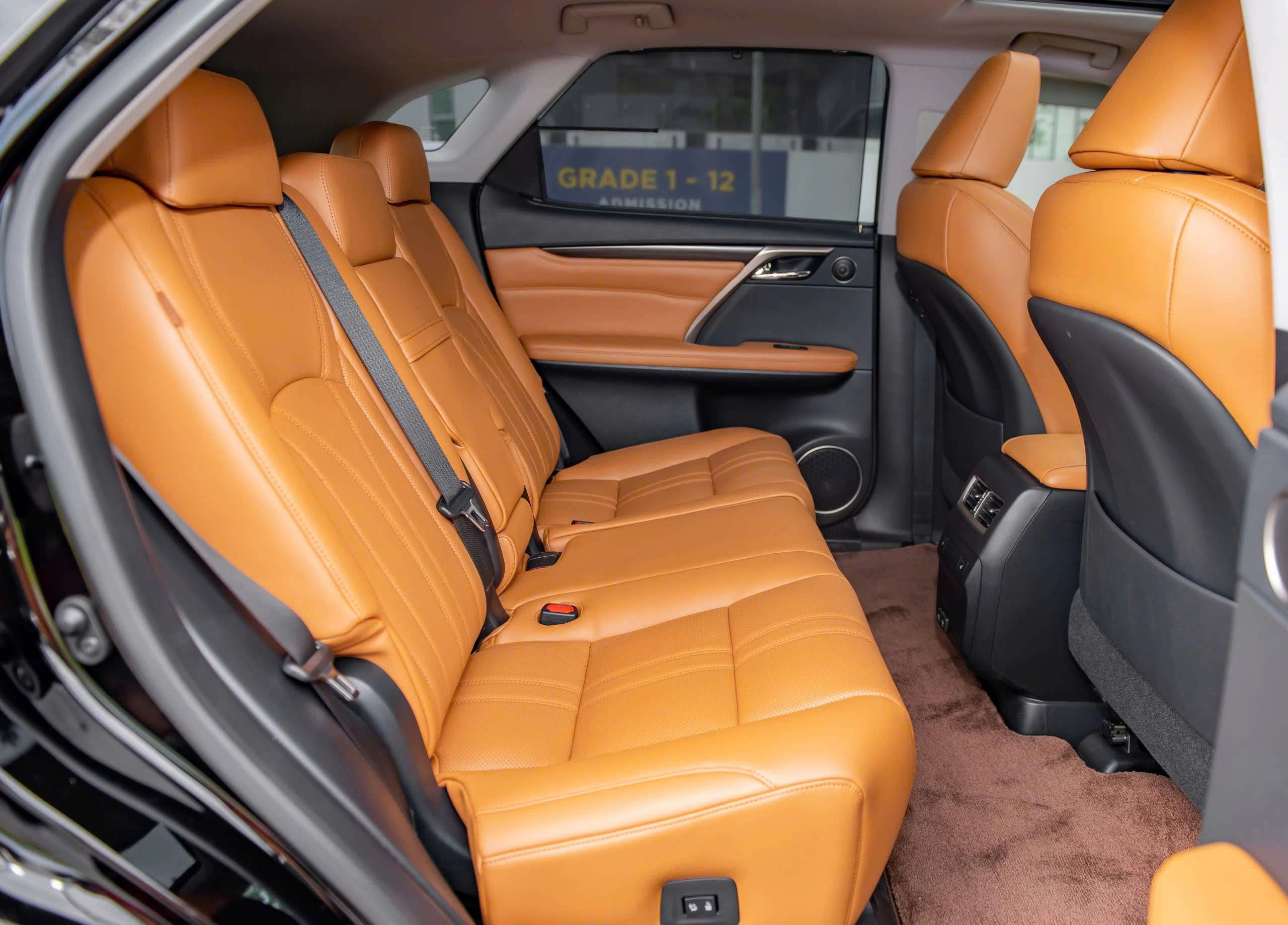 Cần bán Lexus RX 300 sản xuất năm 2019, màu đen, nhập khẩu nguyên chiếc giá cạnh tranh