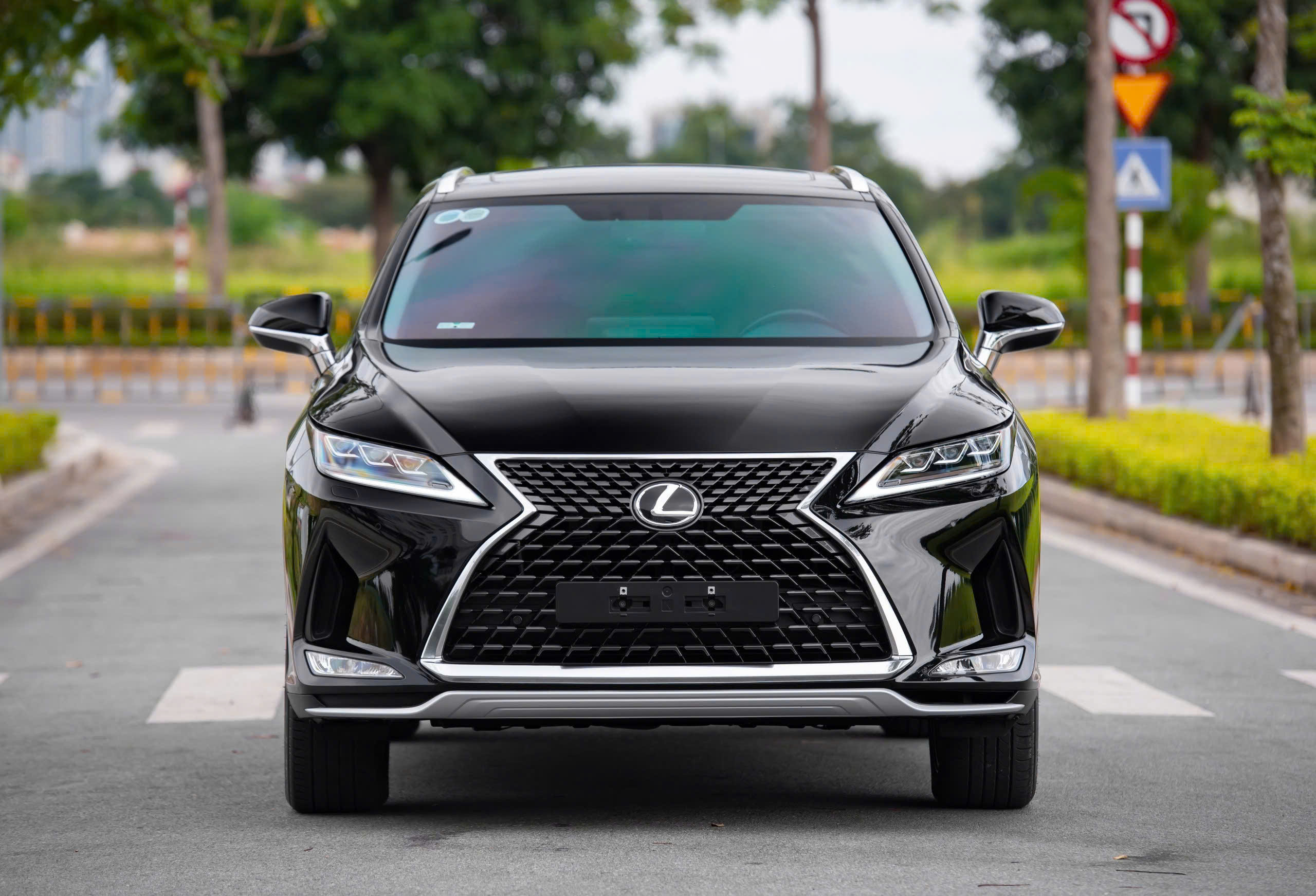 Cần bán Lexus RX 300 sản xuất năm 2019, màu đen, nhập khẩu nguyên chiếc giá cạnh tranh