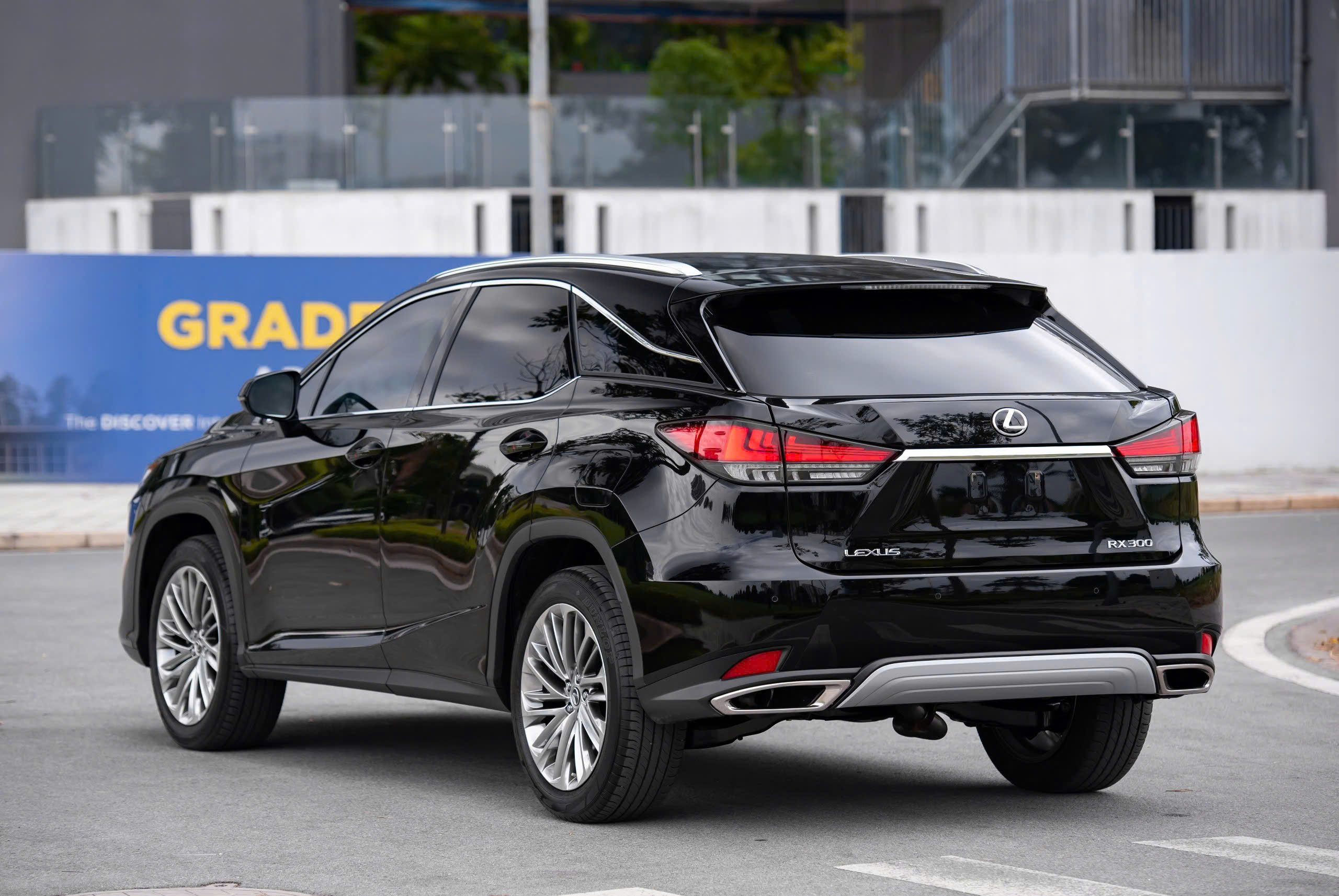 Cần bán Lexus RX 300 sản xuất năm 2019, màu đen, nhập khẩu nguyên chiếc giá cạnh tranh