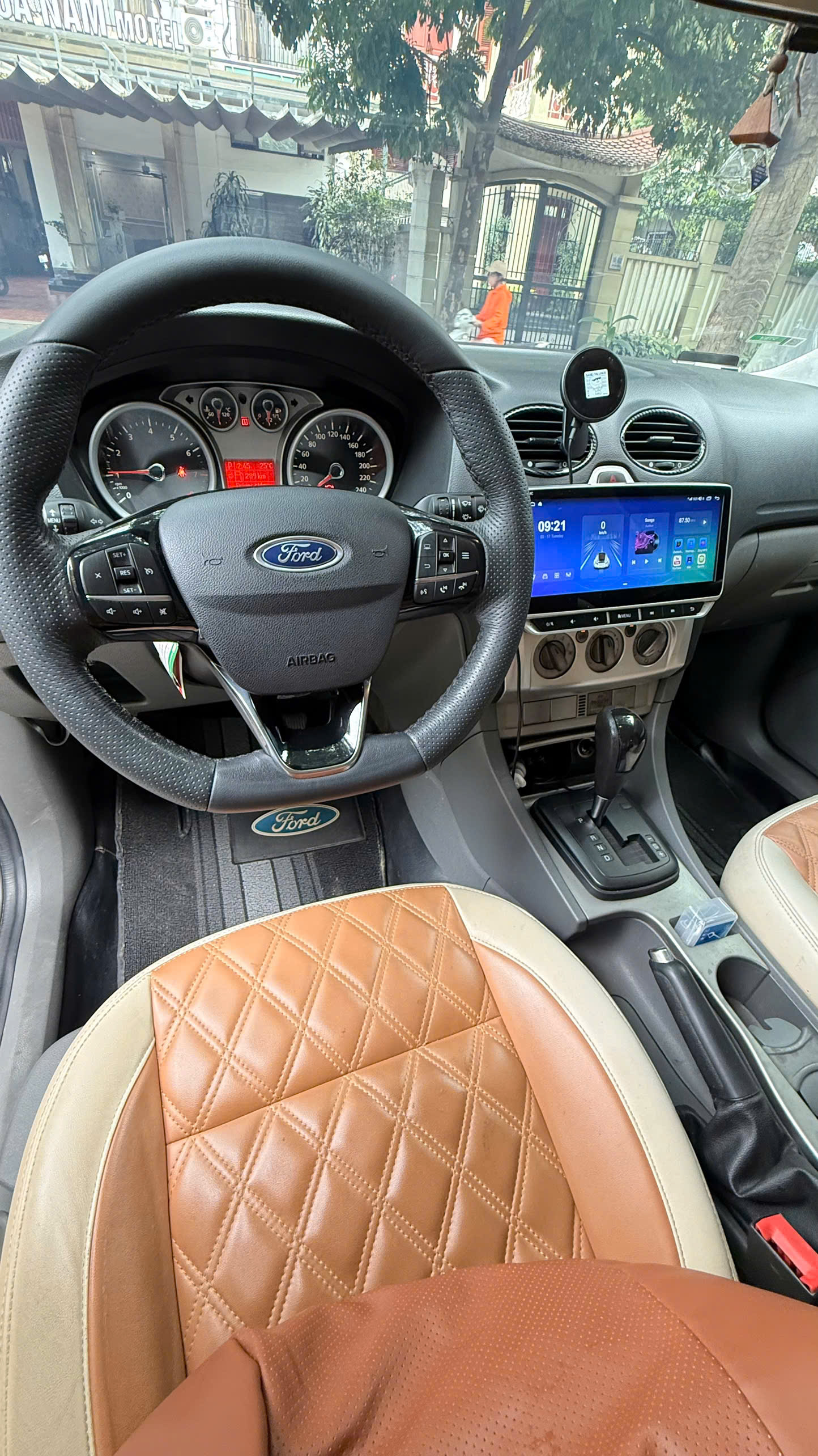 Chính Chủ Bán Ford Focus 2010 - Độ Full Option >300tr