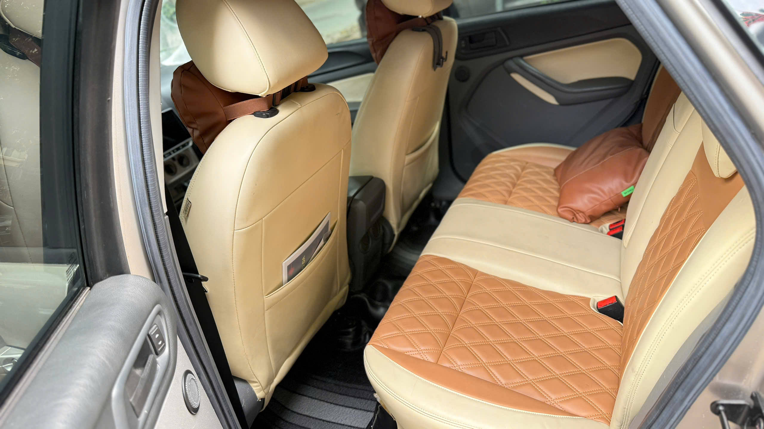 Chính Chủ Bán Ford Focus 2010 - Độ Full Option >300tr