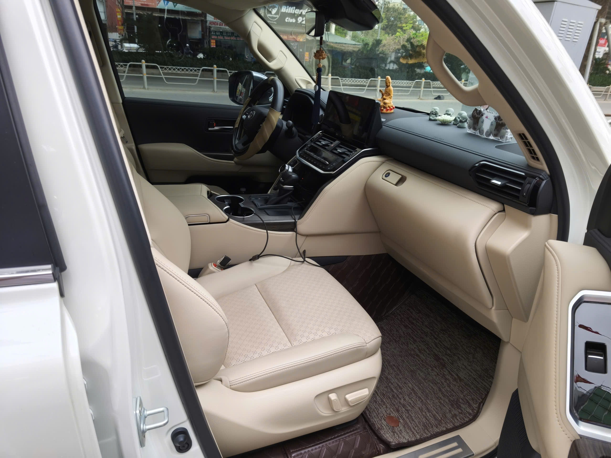 Toyota Land Cruiser LC300 Sản Xuất 2025 Xe Như Xe Mới đi hơn 1 Vạn Km xíu