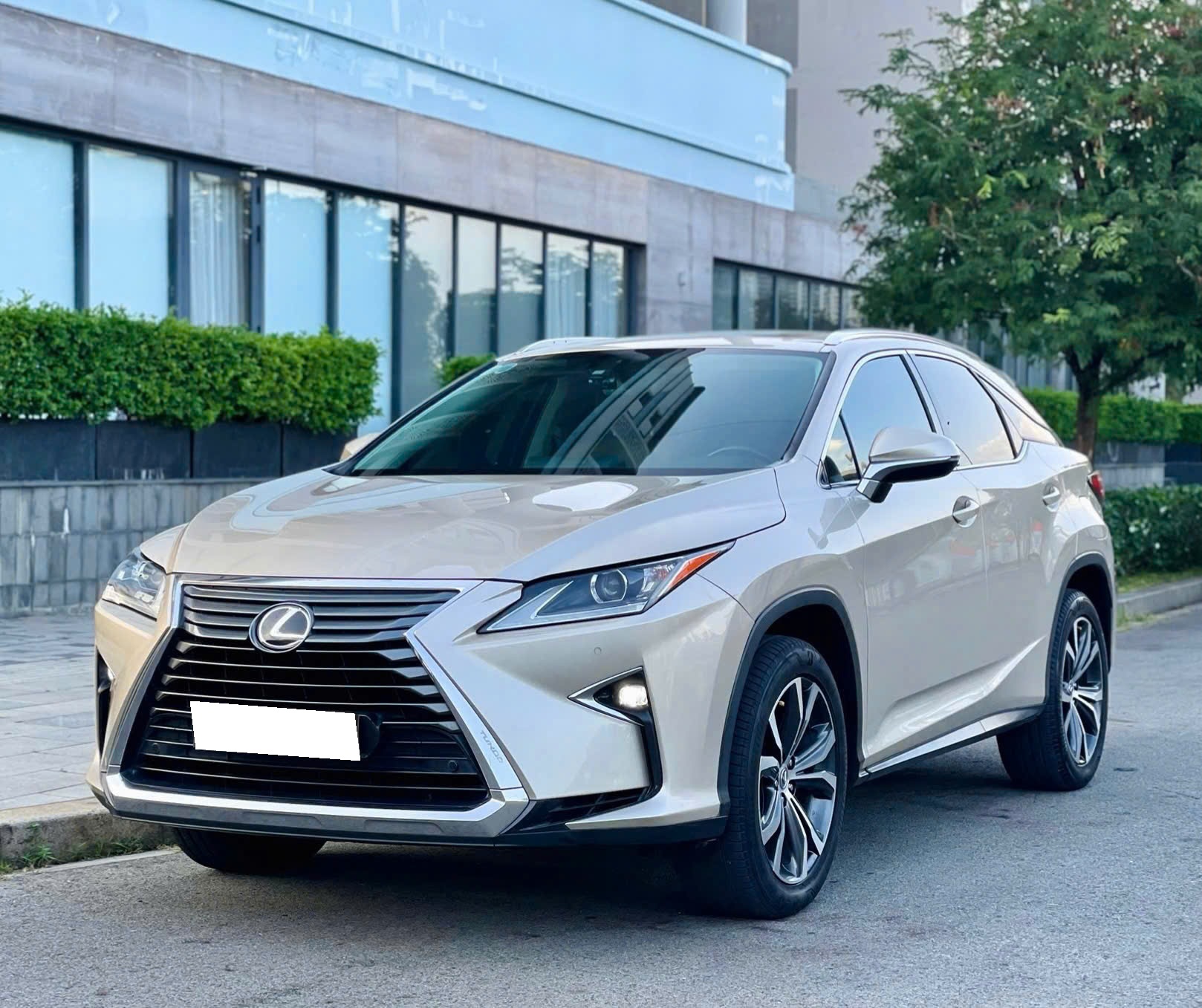 Cần bán xe Lexus RX 200T năm 2018, màu vàng, xe nhập