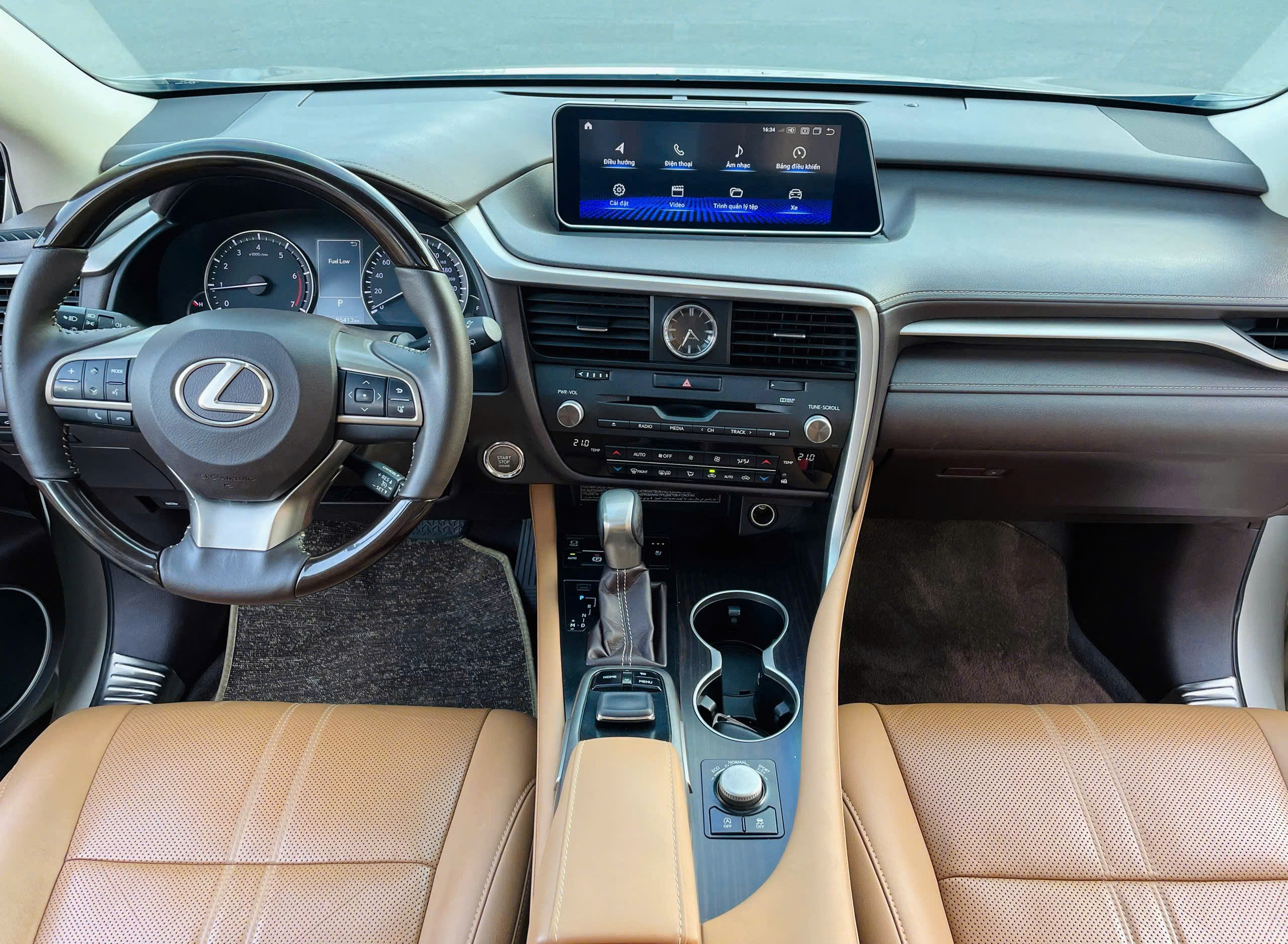 Cần bán xe Lexus RX 200T năm 2018, màu vàng, xe nhập