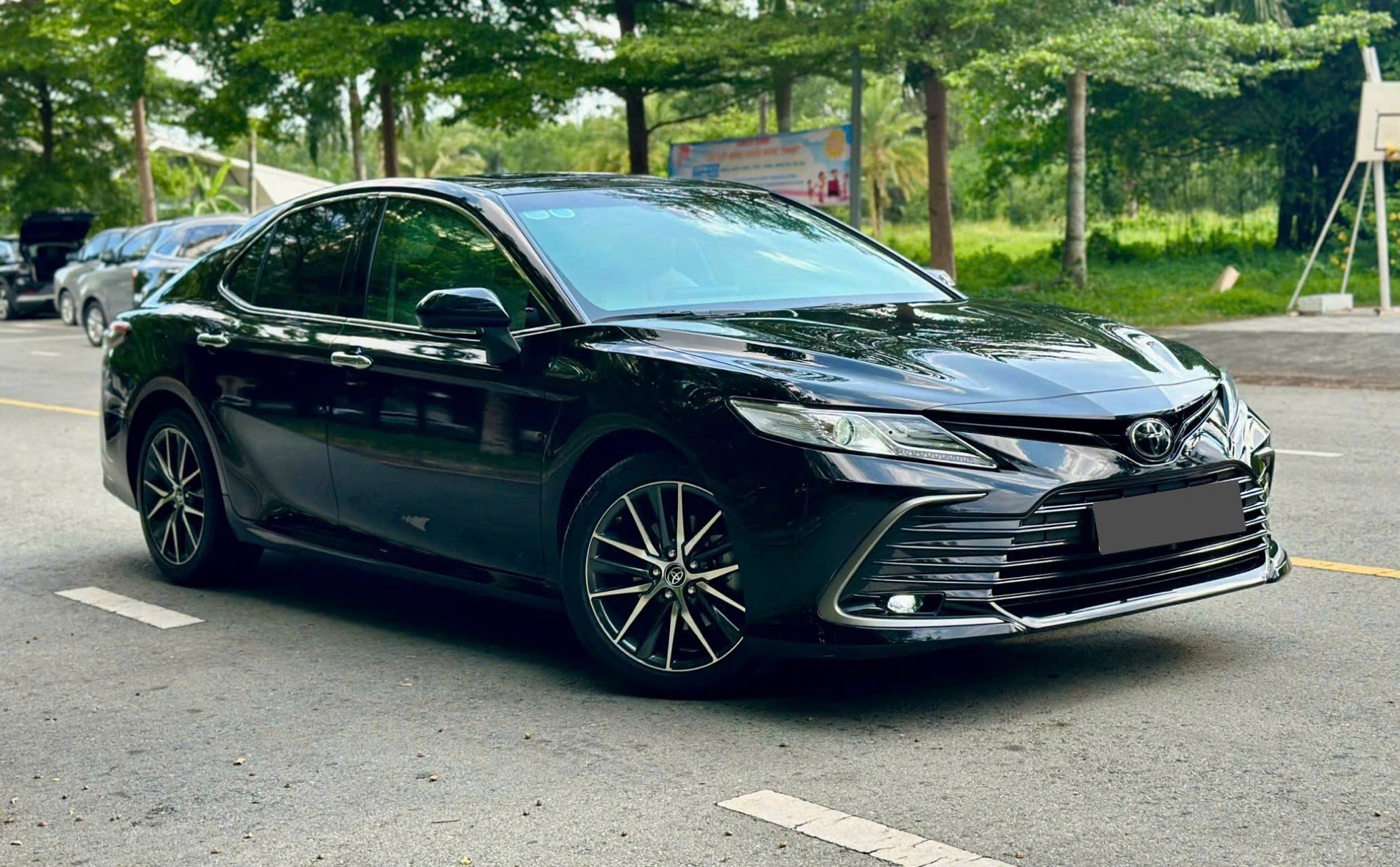 Bán ô tô Toyota Camry 2.0Q năm sản xuất 2023, màu đen, xe nhập