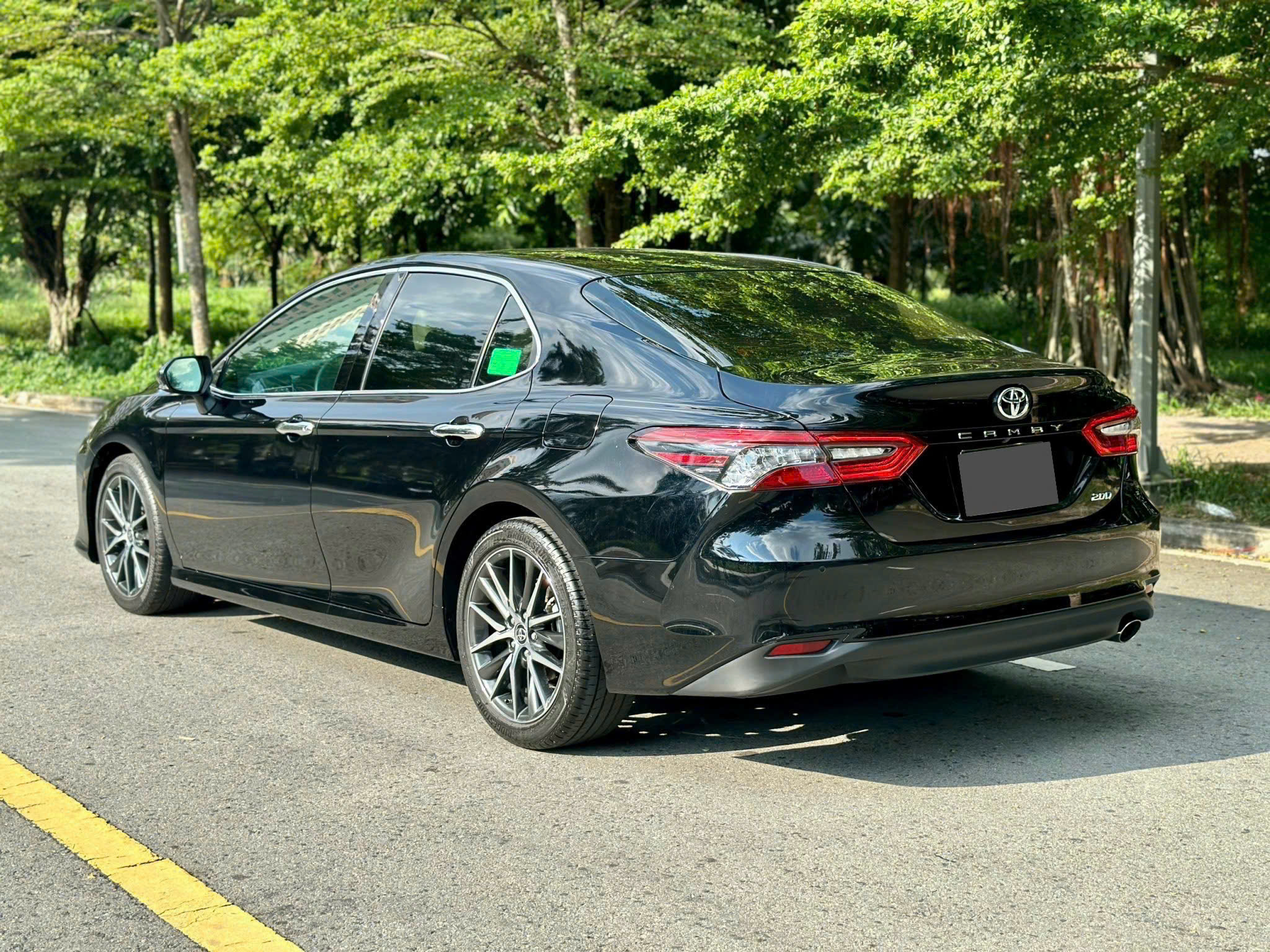 Bán ô tô Toyota Camry 2.0Q năm sản xuất 2023, màu đen, xe nhập