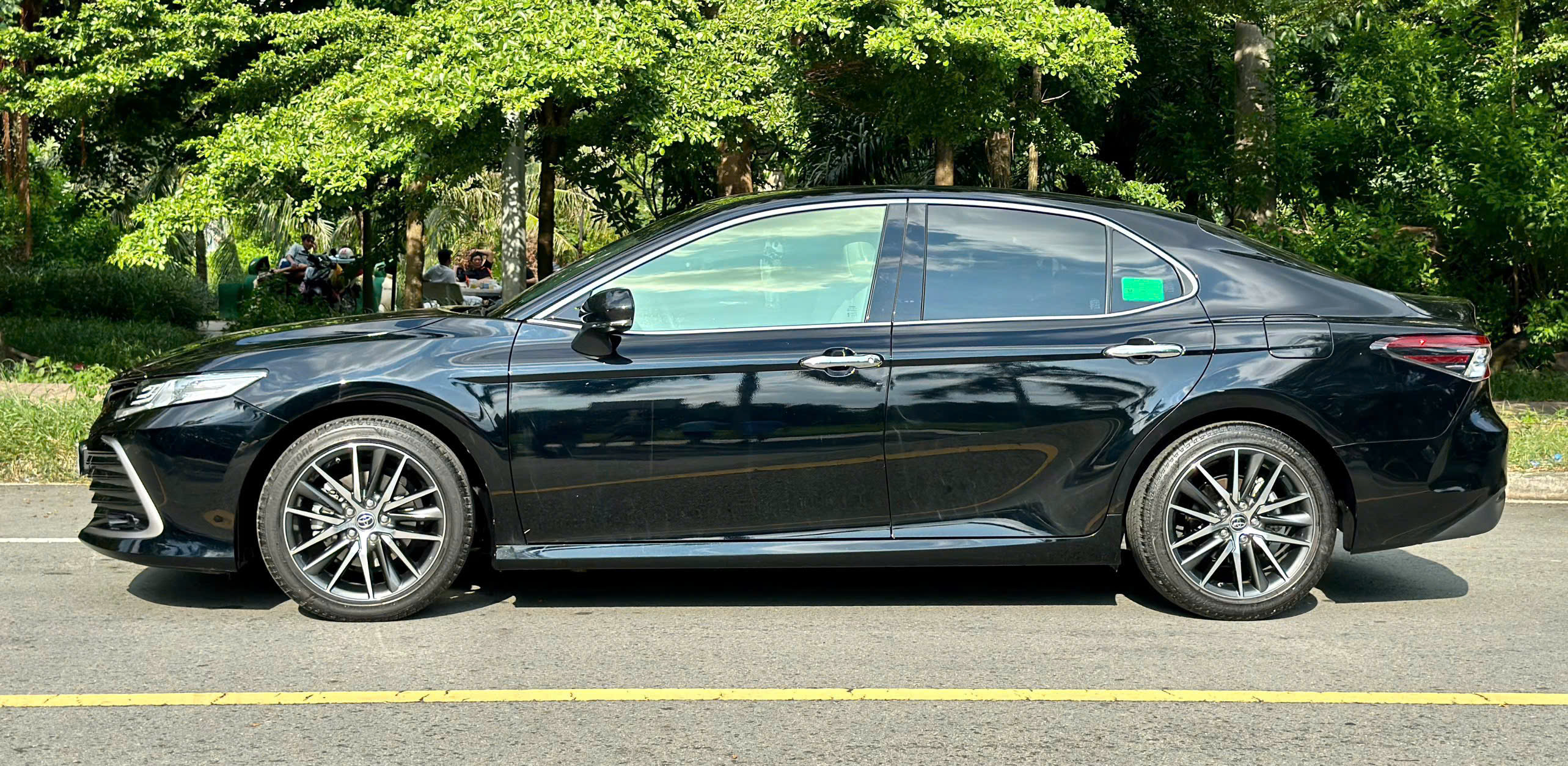 Bán ô tô Toyota Camry 2.0Q năm sản xuất 2023, màu đen, xe nhập