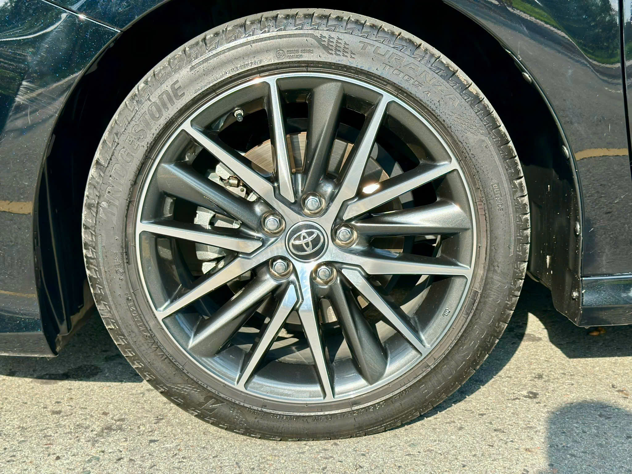 Bán ô tô Toyota Camry 2.0Q năm sản xuất 2023, màu đen, xe nhập