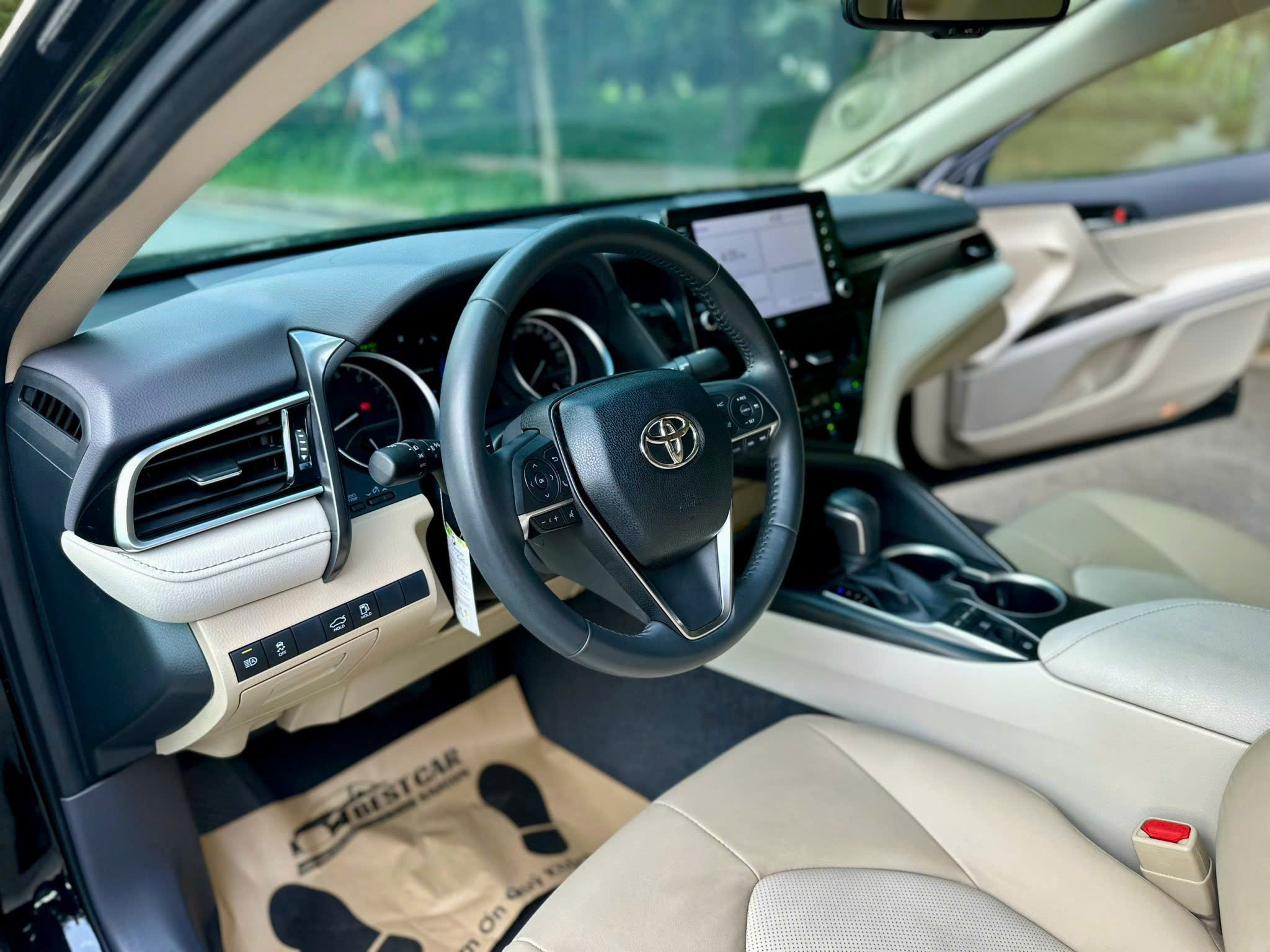 Bán ô tô Toyota Camry 2.0Q năm sản xuất 2023, màu đen, xe nhập