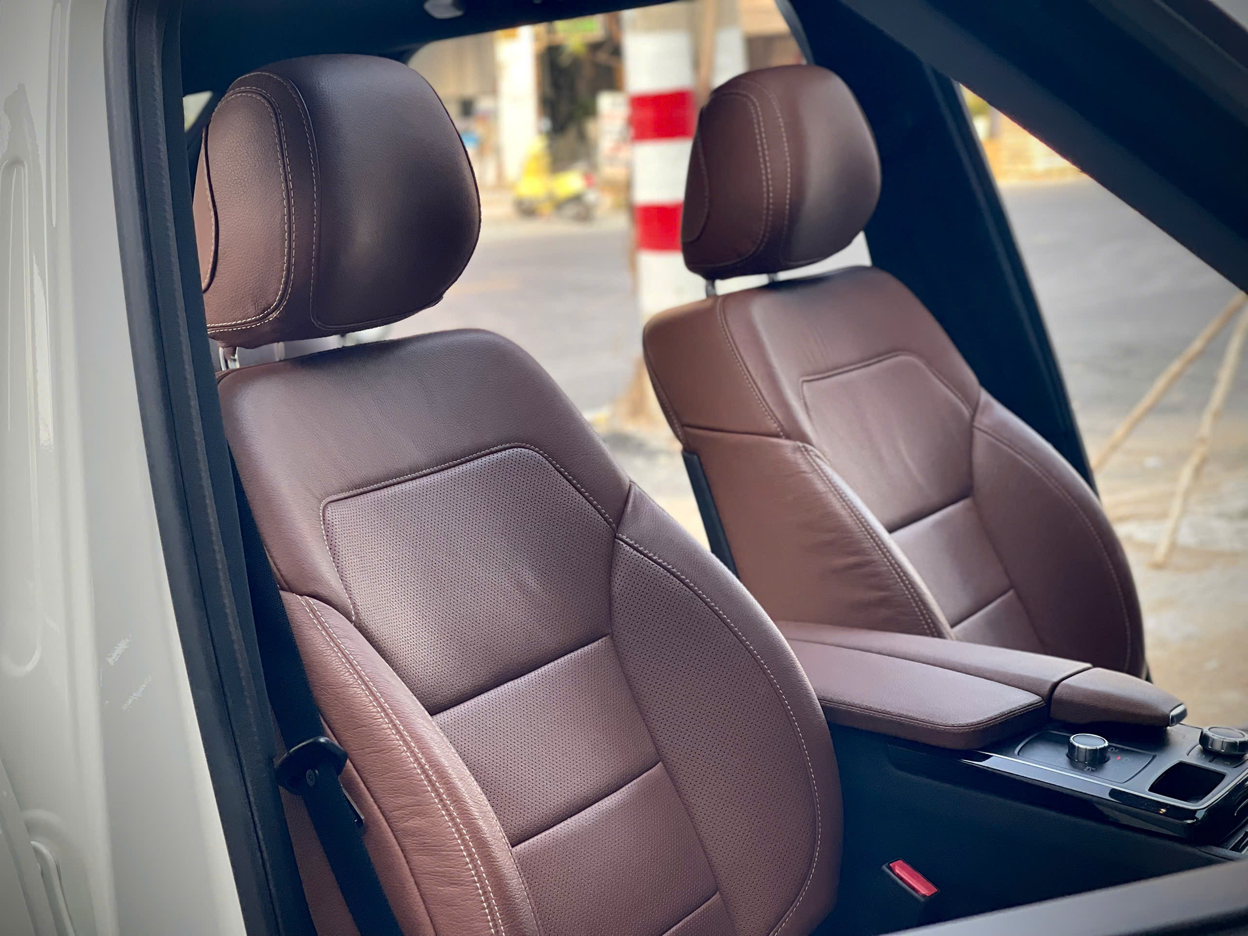 Cần bán Mercedes-Benz GLE-Class 400 4Matic năm sản xuất 2017, màu trắng, 1.099tỉ