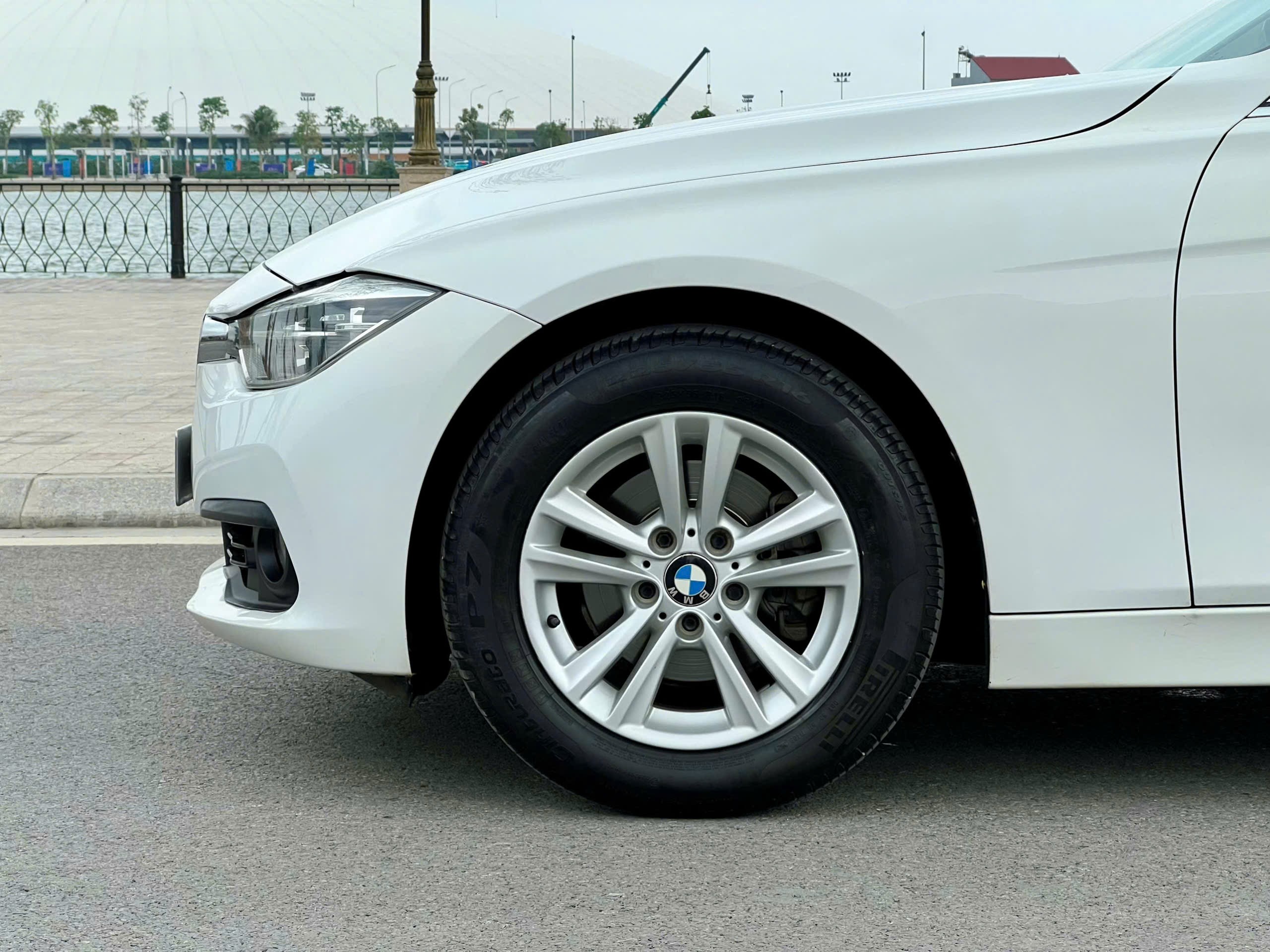 Bán ô tô BMW 3 Series Lci sản xuất 2015, màu trắng, nhập khẩu, giá chỉ 499 triệu
