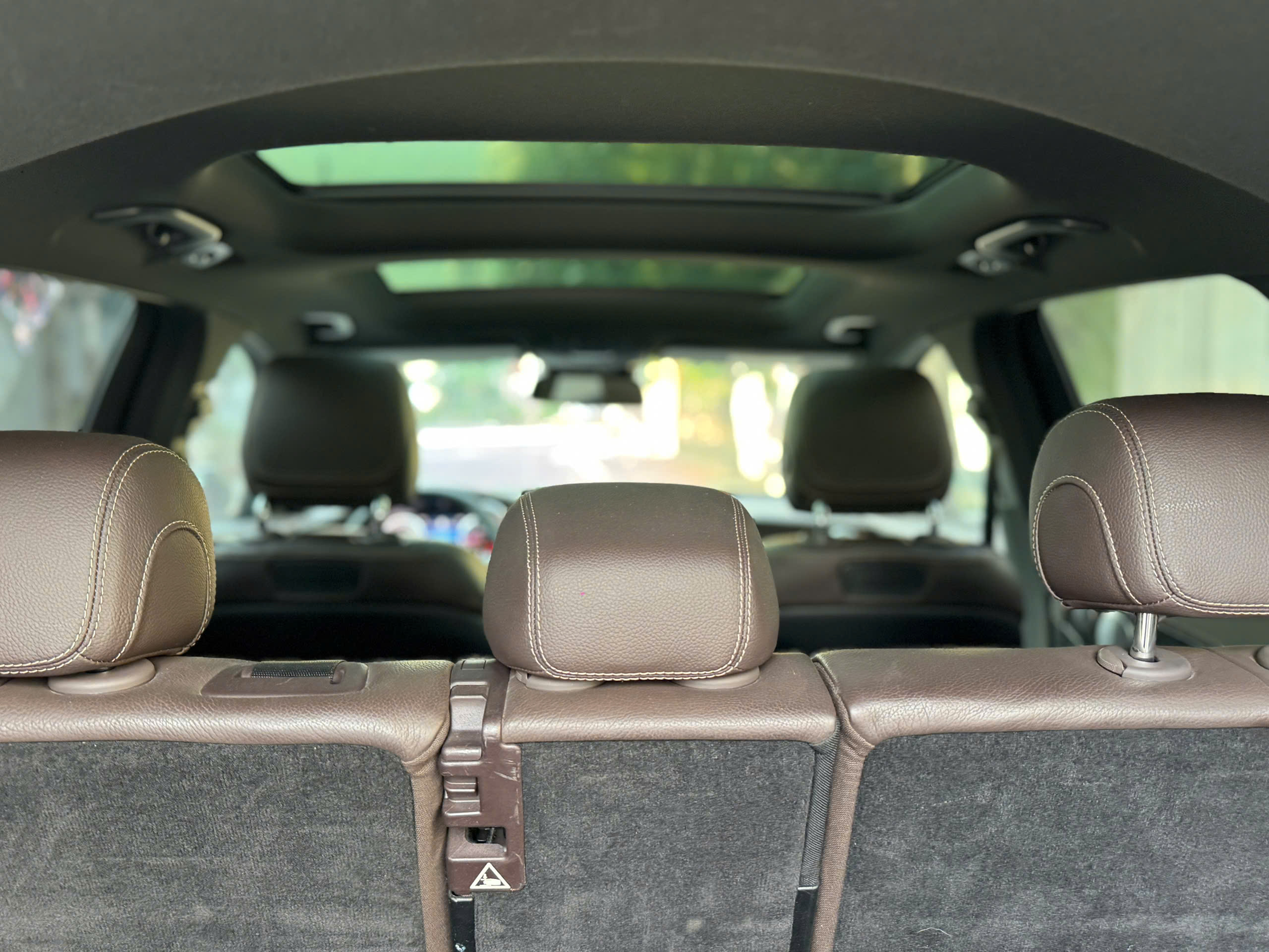 Cần bán xe Mercedes-Benz GLC-Class 300 4Matic năm 2018, màu đen