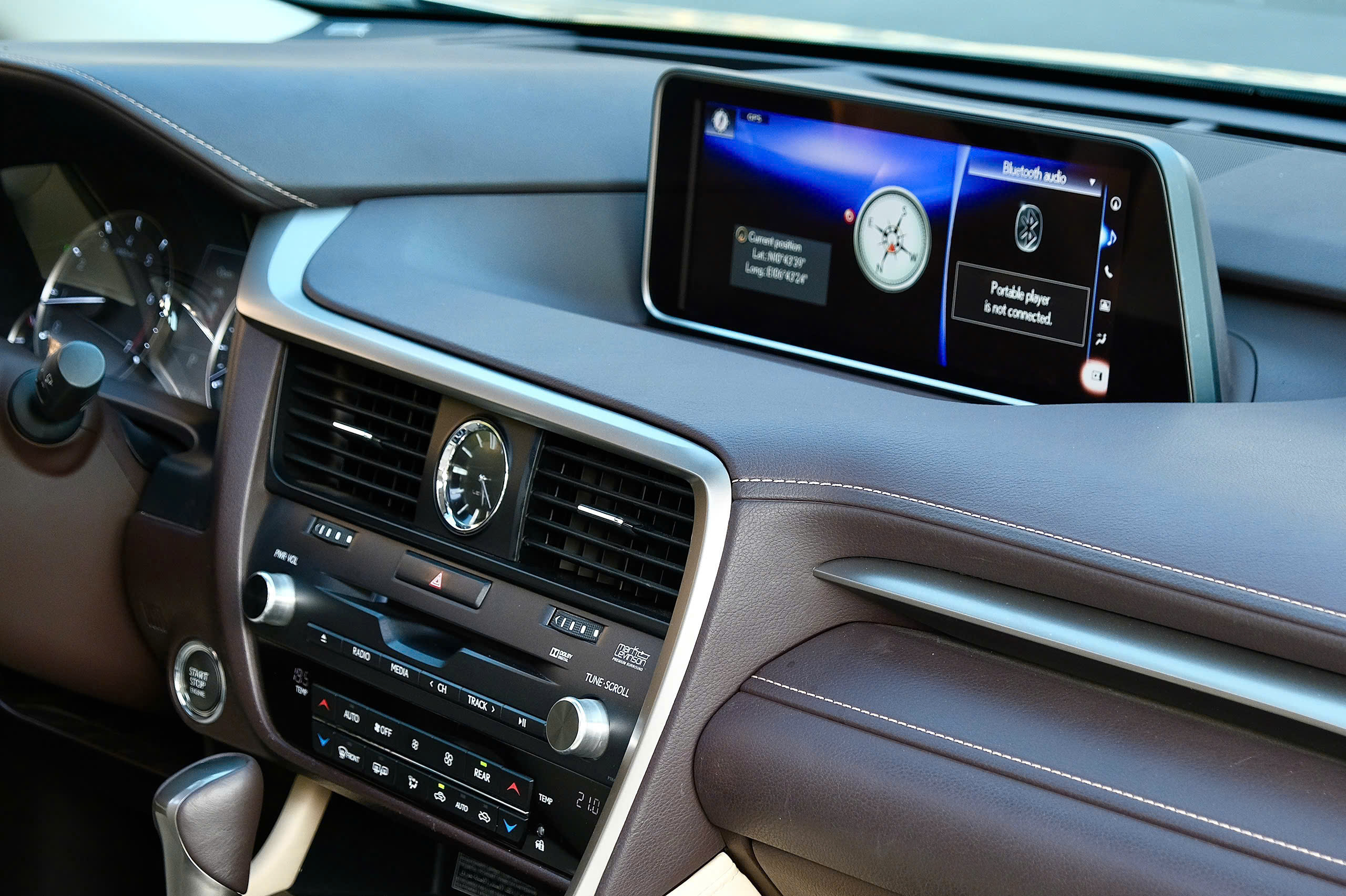 Bán Lexus RX 350L sản xuất 2019, màu vàng, xe nhập, 2.699 tỉ