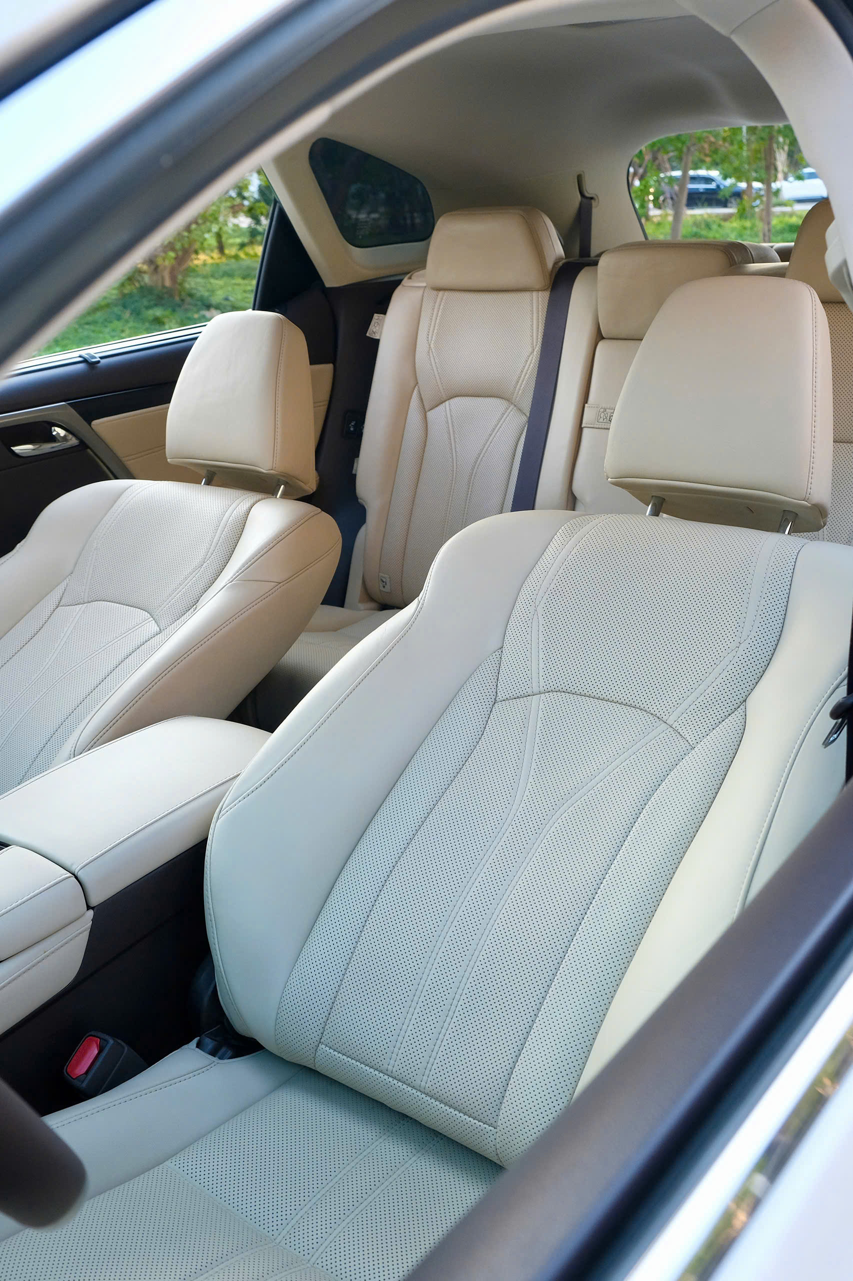 Bán Lexus RX 350L sản xuất 2019, màu vàng, xe nhập, 2.699 tỉ