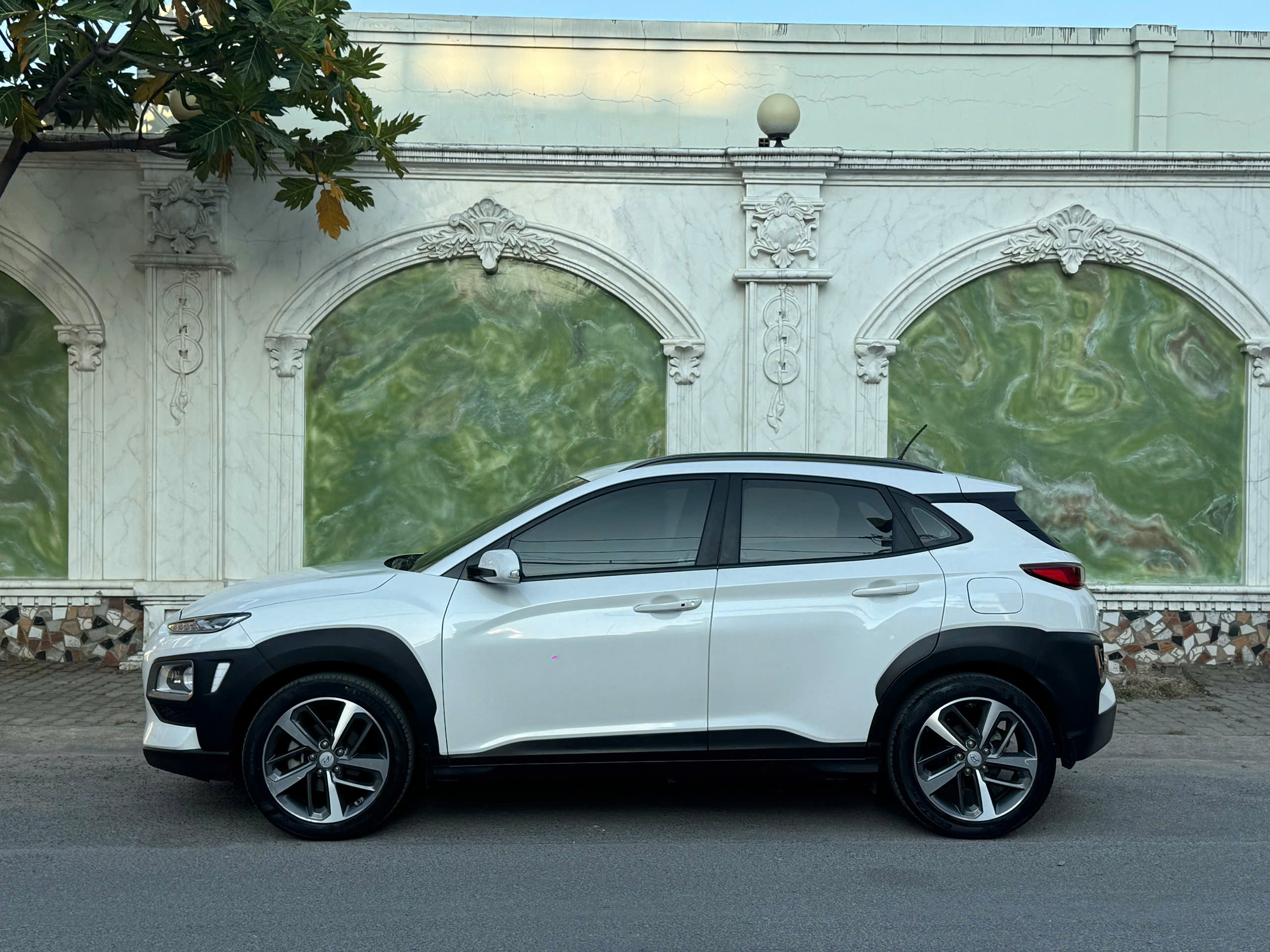 Bán ô tô Hyundai Kona Đặc Biệt 2.0 AT sản xuất 2022, màu trắng, 530tr